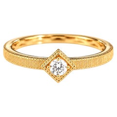 Vitolo 18K Yellow Gold Diamond Ring with Fine Linear Engraving