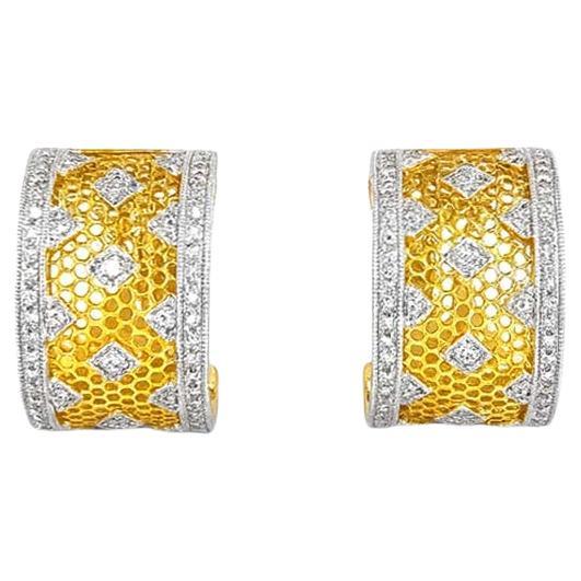 Boucles d'oreilles nid d'abeilles en or jaune et blanc 18K avec diamants en vente