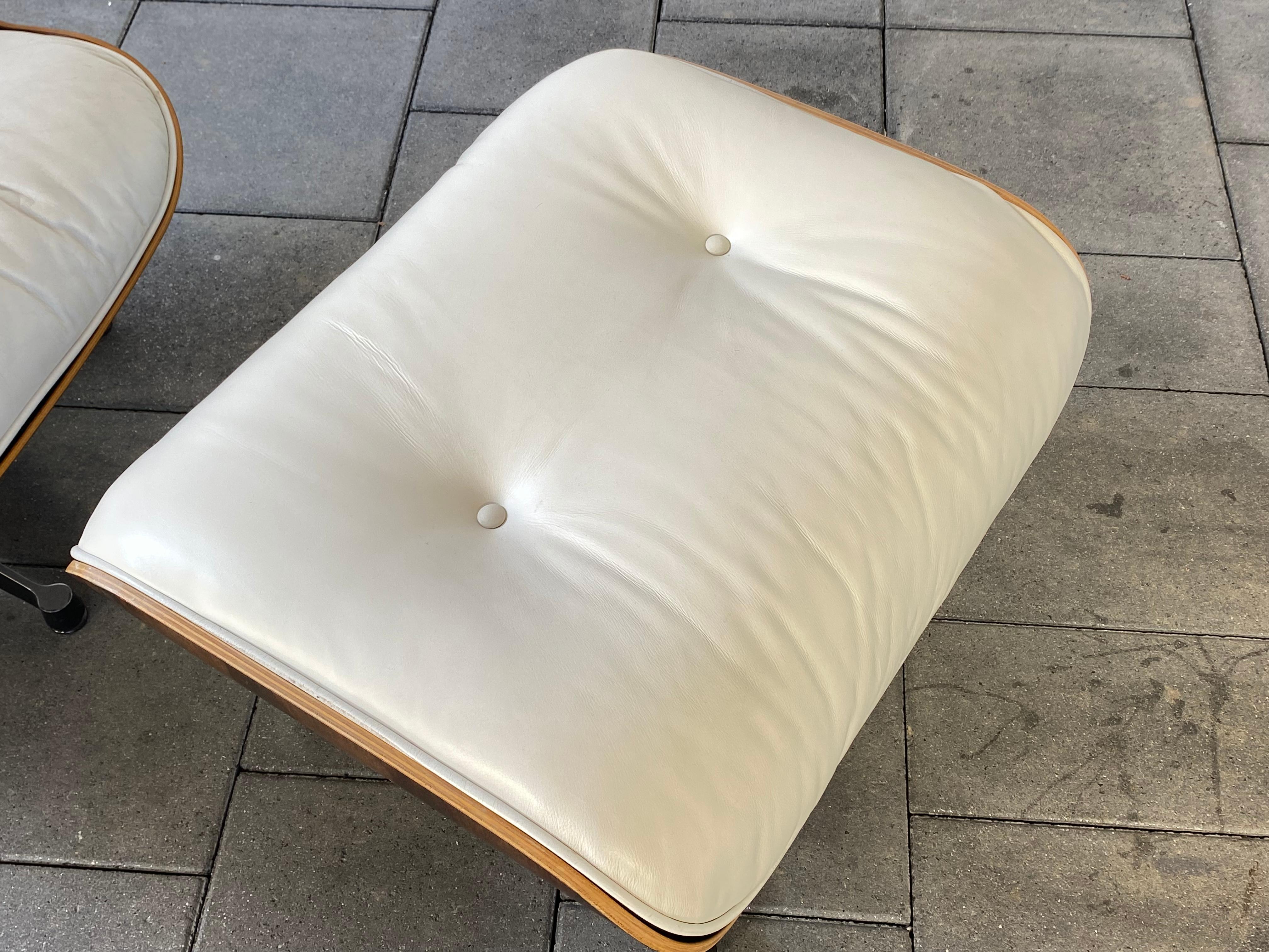 Fauteuil de salon et pouf Eames Vitra 671 Charles and Ray Eames 7