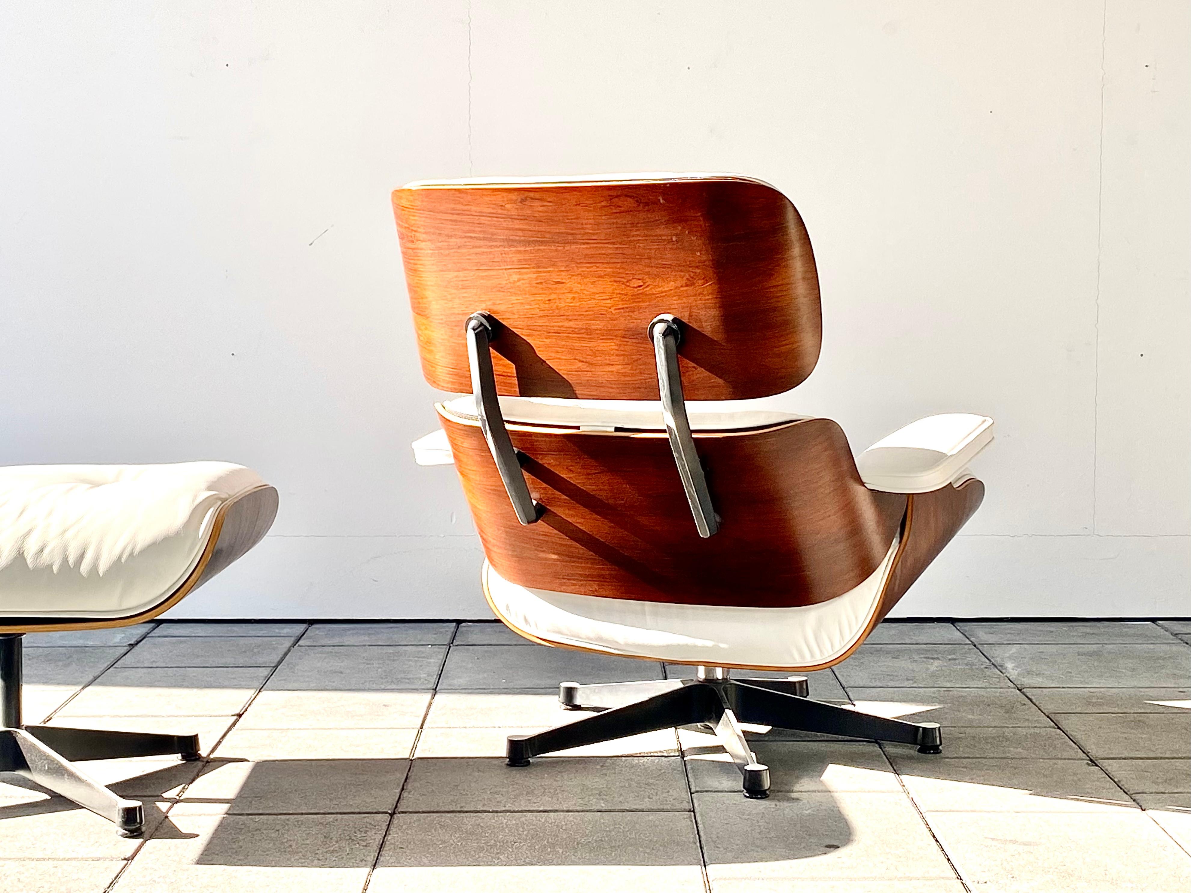 Fauteuil de salon et pouf Eames Vitra 671 Charles and Ray Eames 2