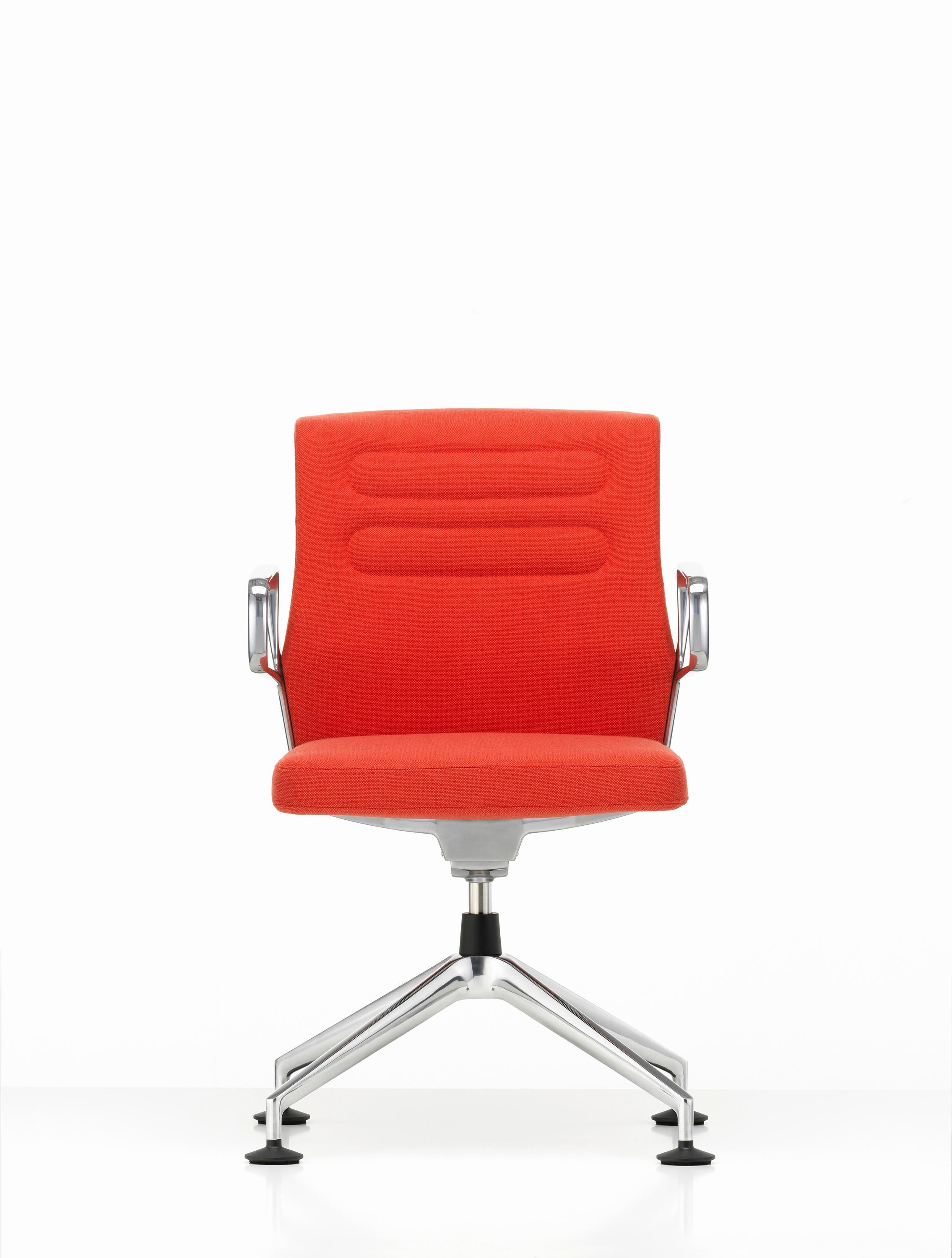 These items are currently only available in the United States.

AC 5 Meet is the Classic conference chair in the AC 5 Group office chair family. Thanks to an understated elegant design and use of high-quality materials, it cuts a fine figure in both