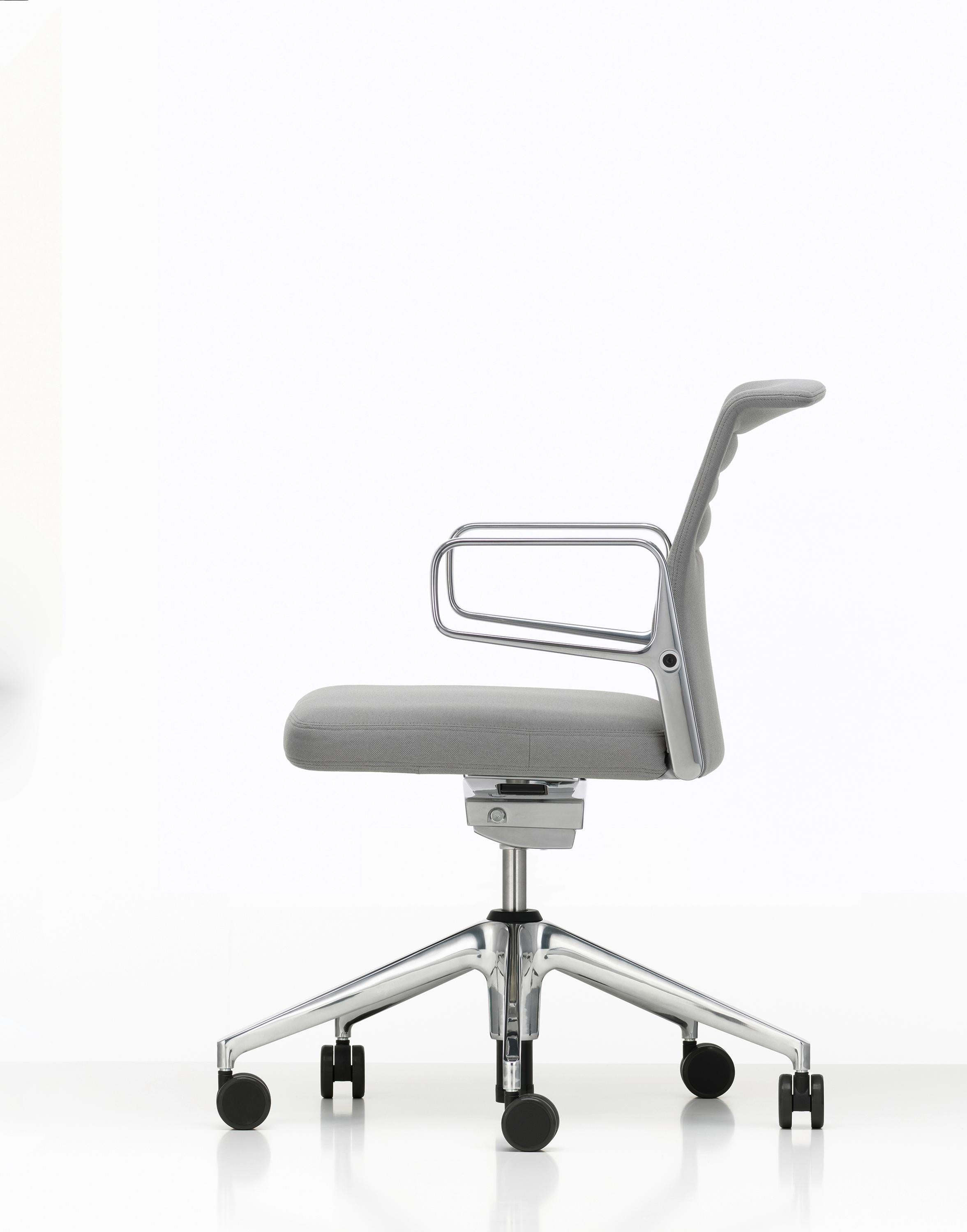 Modern Vitra AC 5 Studio Chair in Light Gray & Sierra Gray Plano by Antonio Citterio For Sale