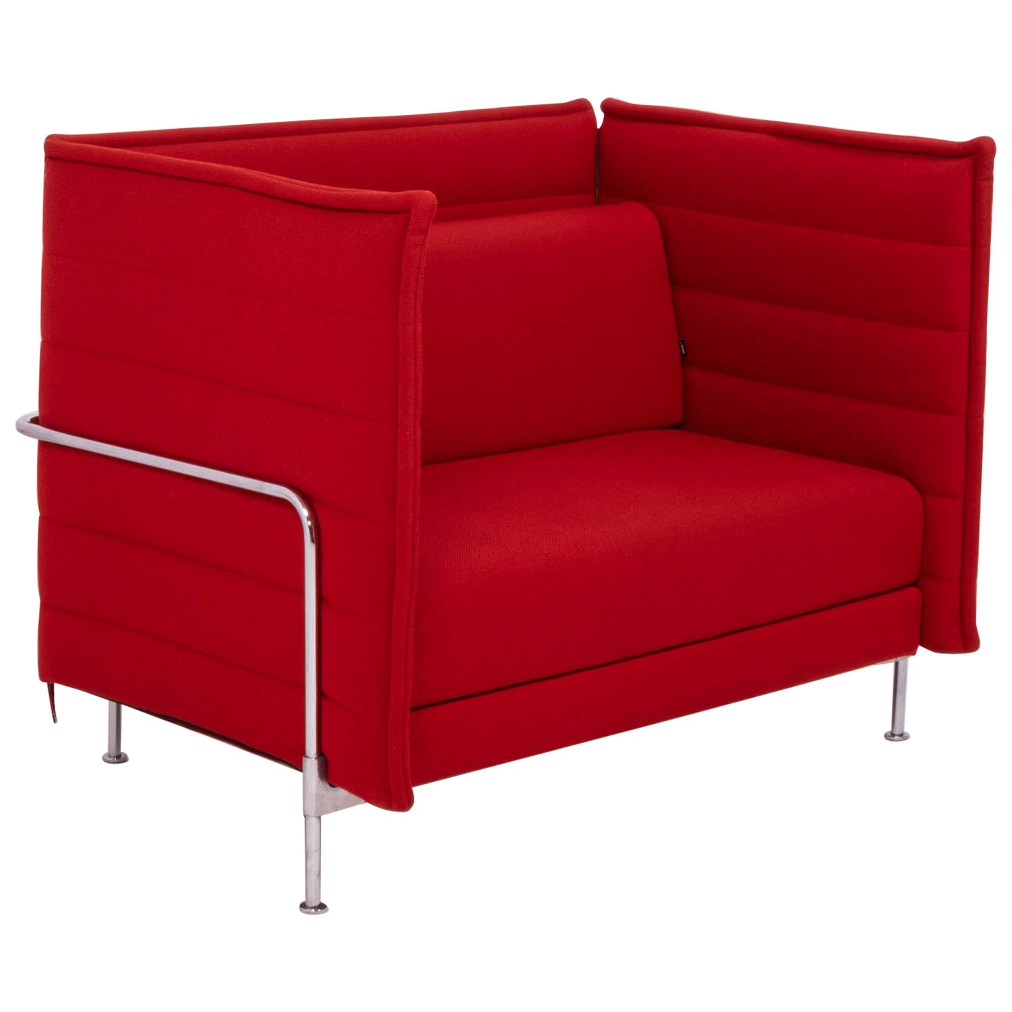 Designed by Ronan & Erwan Bouroullec in 2006, the set of two Vitra Alcove loveseats are an architectural piece of furniture, allowing for small spaces to be created.

Constructed with a tubular steel frame, these sofas are upholstered in vibrant