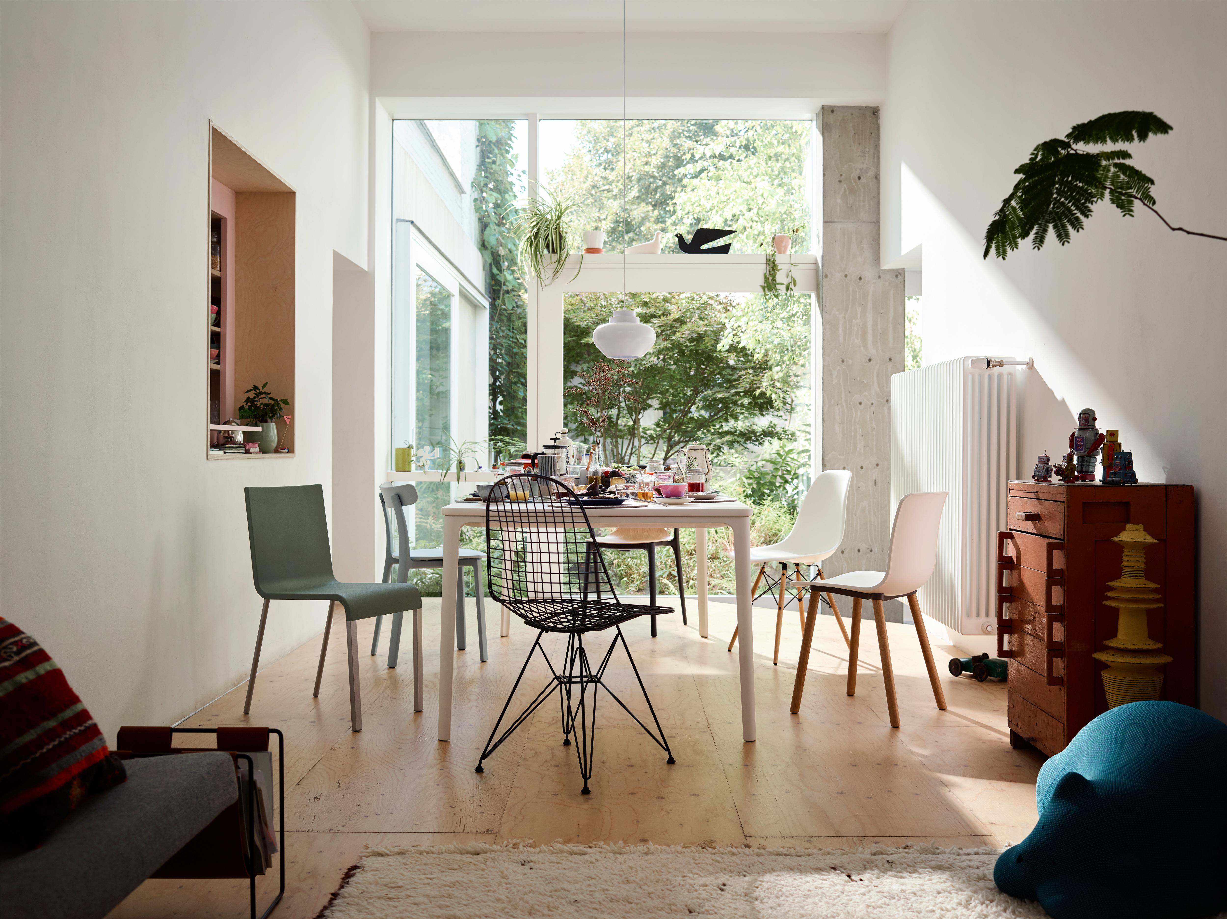 Vitra All Plastic Chair in Ivy Two-Tone by Jasper Morrison 3