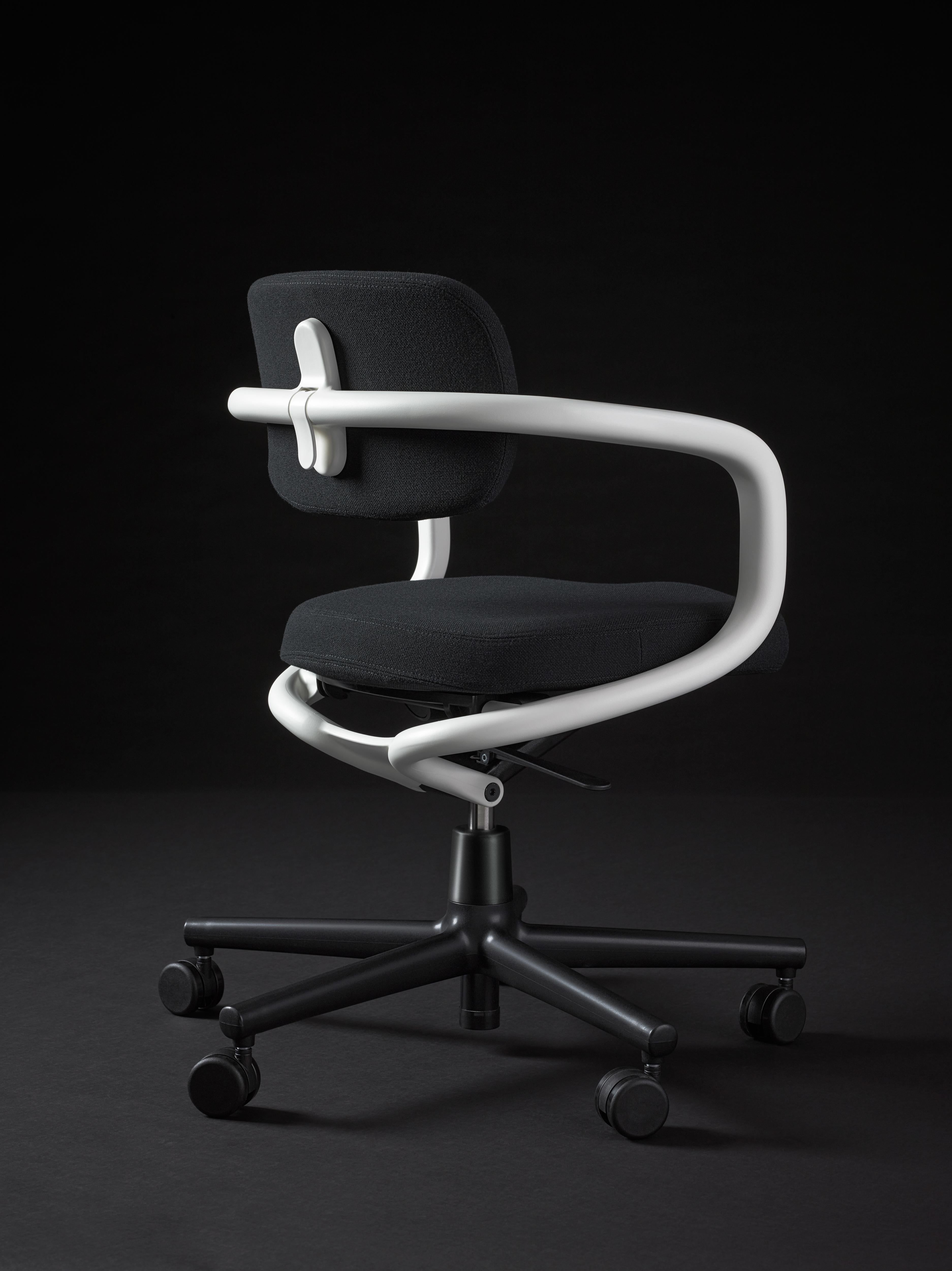 Vitra Allstar Chair in Nero Hopsak with White Armrest by Konstantin Grcic In New Condition For Sale In New York, NY
