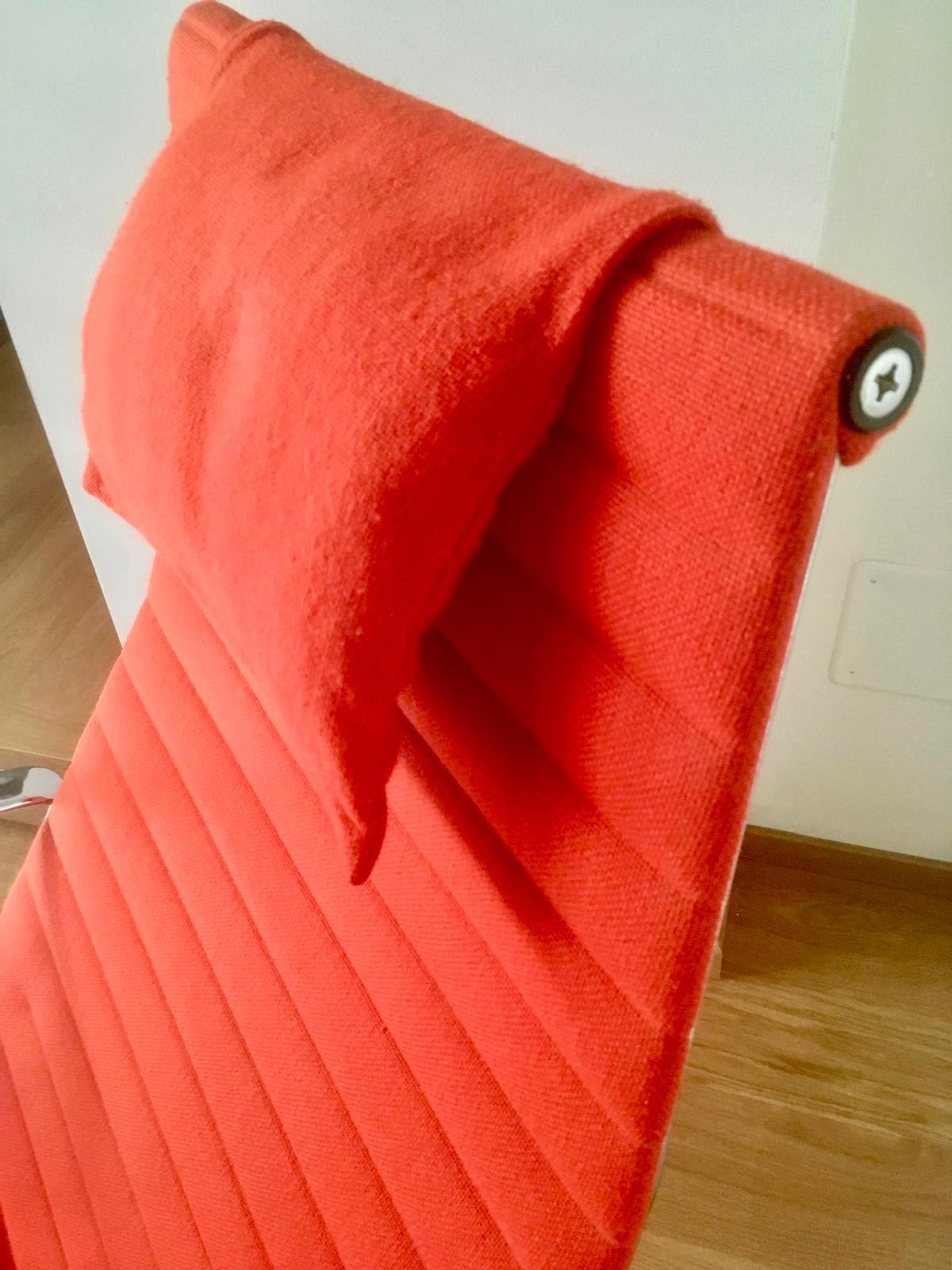 Vitra Aluminium Chair EA 124 et Ottoman EA 125 by Charles & Ray Eames en vente 8