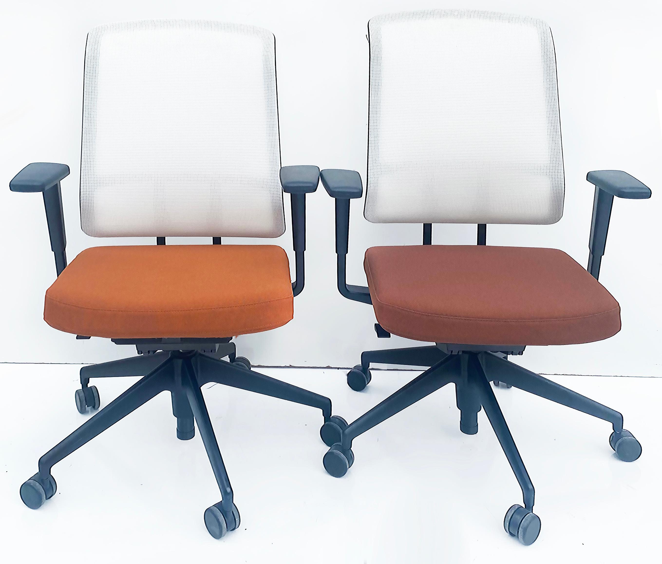 Chaises de bureau ergonomiques entièrement réglables Vitra AM d'Alberto Meda 2021

Six chaises de bureau ergonomiques Vitra AM, entièrement réglables, conçues par Alberto Meda et fabriquées par Vitra en Allemagne, sont proposées à la vente à