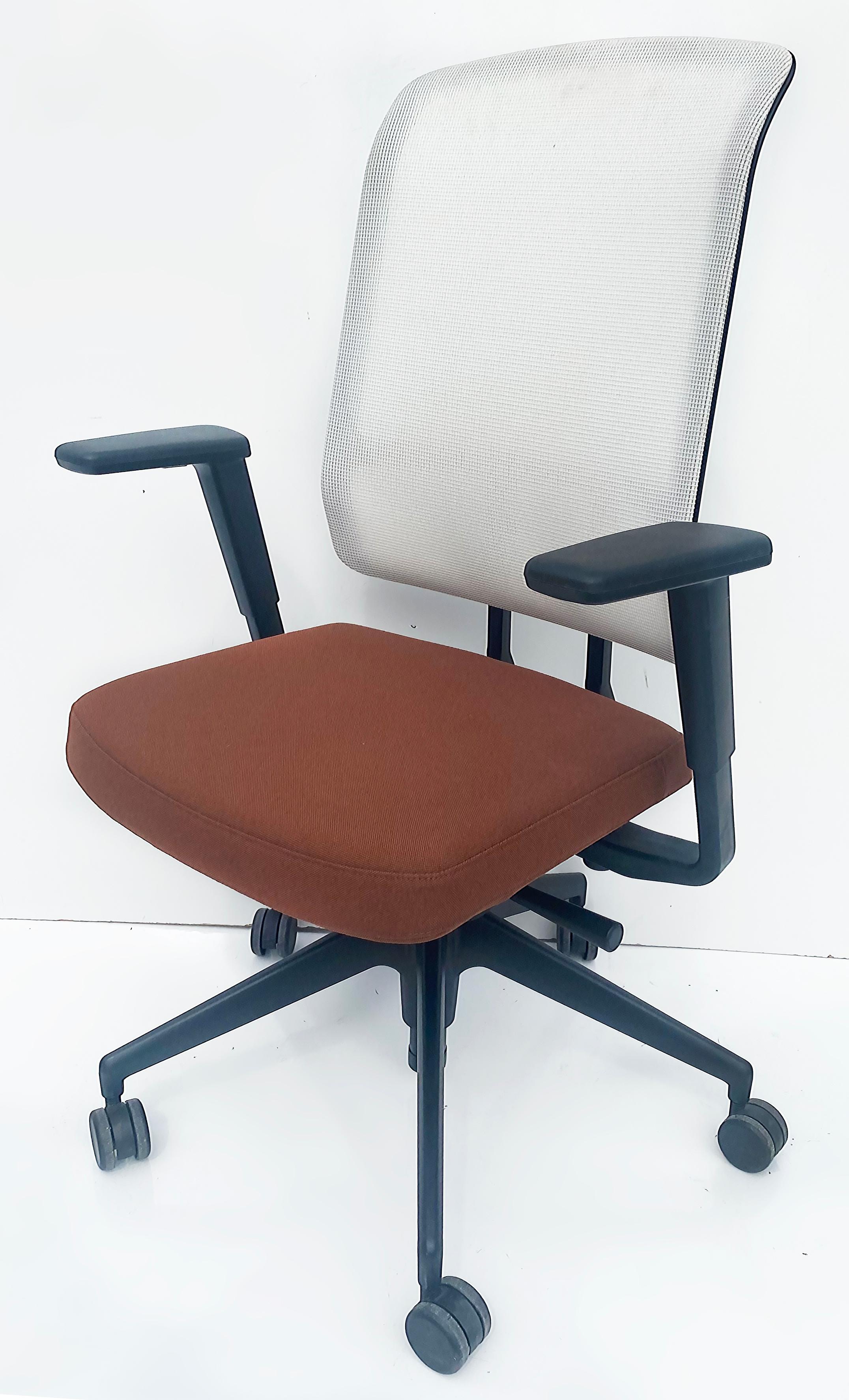 Contemporary Vitra AM Fully Adjustable Ergonomic Office Chairs by Alberto Meda 2021 For Sale