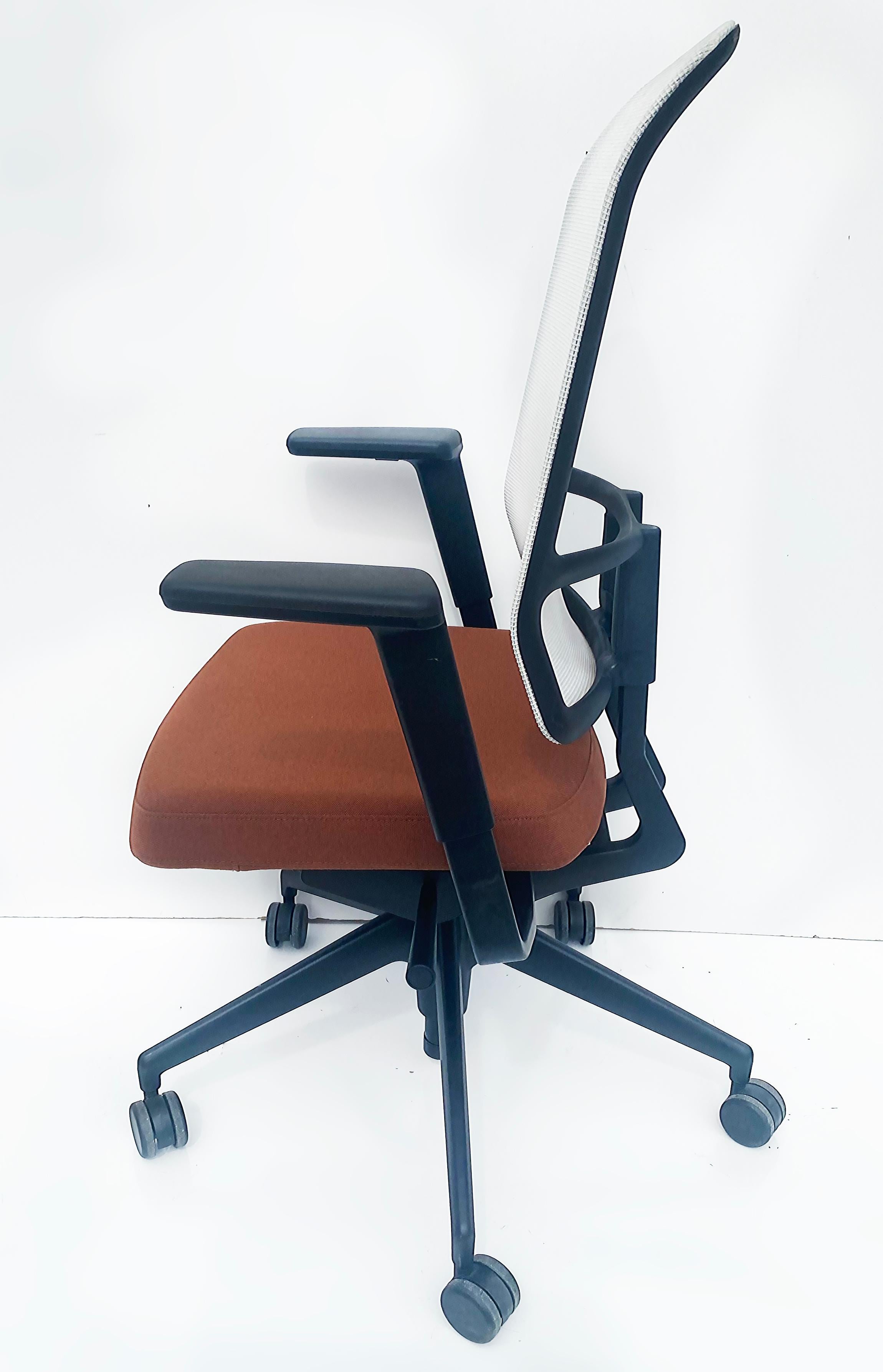 Fabric Vitra AM Fully Adjustable Ergonomic Office Chairs by Alberto Meda 2021 For Sale
