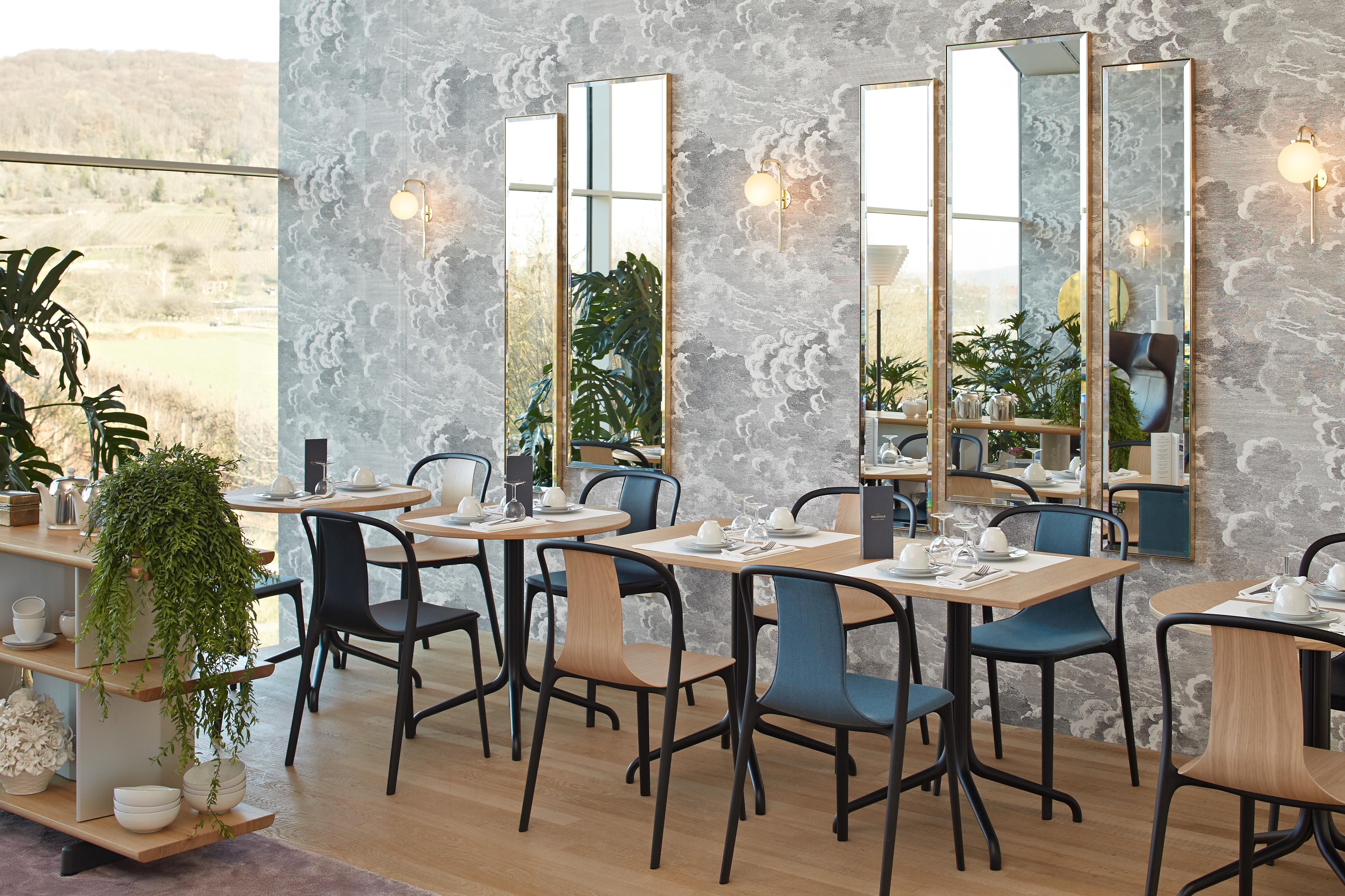 Vitra Bistro Standup Table in Light Oak by Ronan & Erwan Bouroullec (Moderne) im Angebot