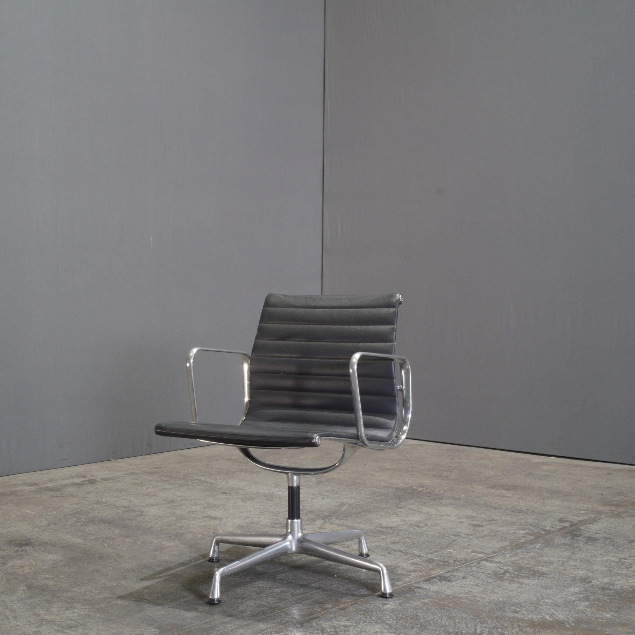 Mid-Century Modern Vitra Black Leather Alu EA 117 Aluminium Office Chair by Charles & Ray Eames
