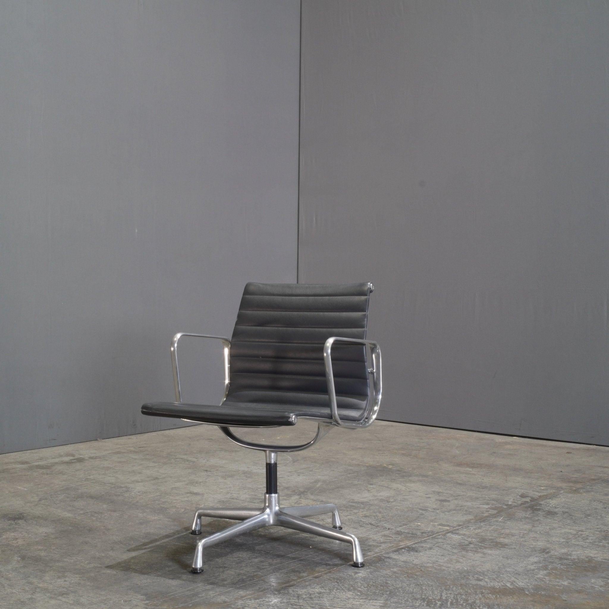 Swiss Vitra Black Leather Alu EA 117 Aluminium Office Chair by Charles & Ray Eames