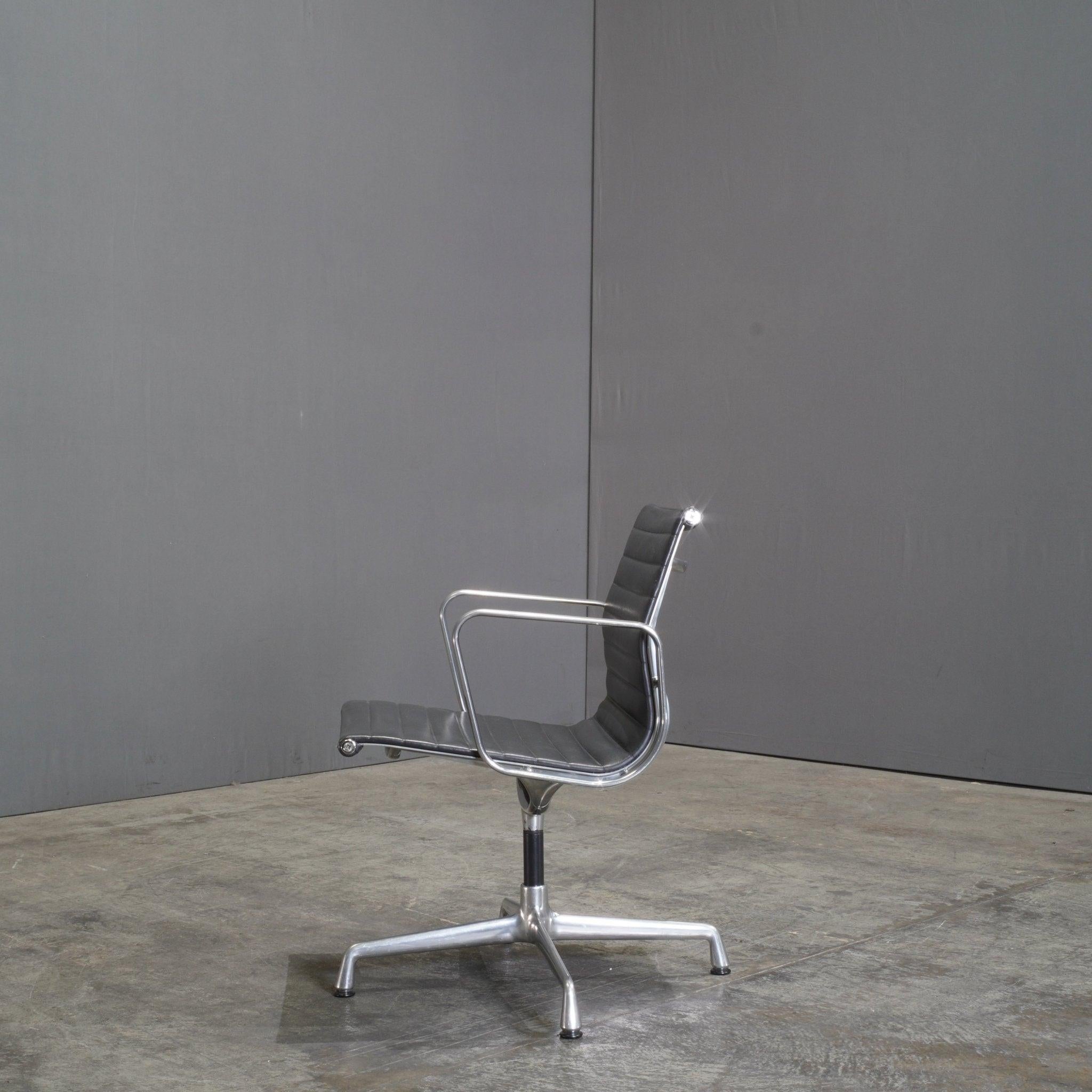 20th Century Vitra Black Leather Alu EA 117 Aluminium Office Chair by Charles & Ray Eames