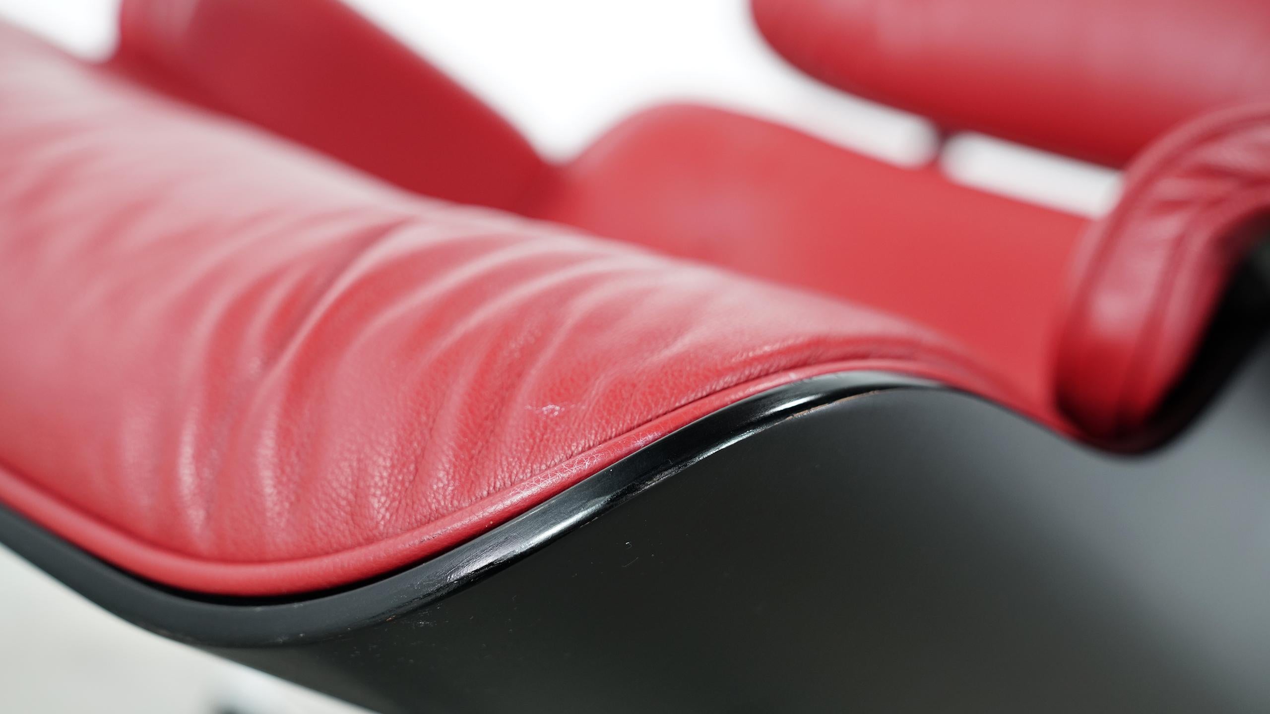 Vitra Charles Eames Lounge Chair und Ottoman von Vitra Rotes Leder:: schwarze Schalen 11