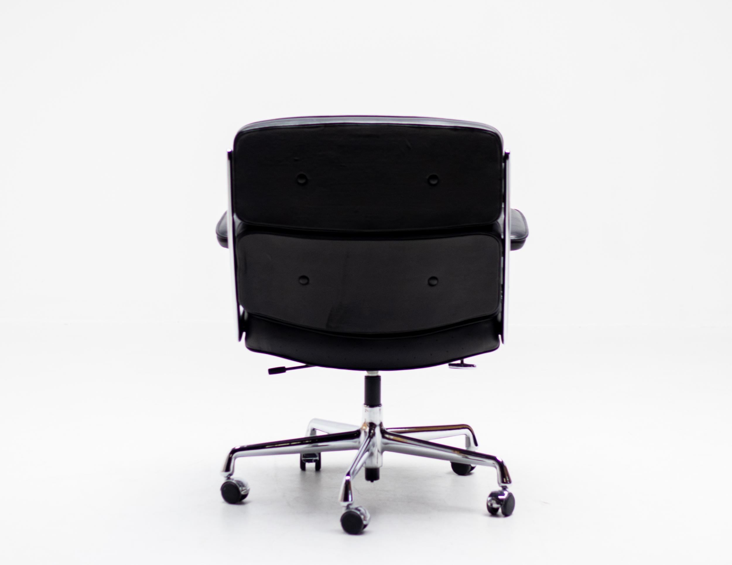 20th Century Vitra Charles & Ray Eames Executive Lobby Chair