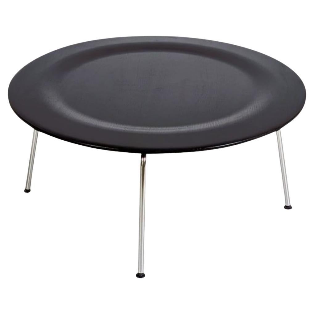 Vitra CTM Couchtisch Charles 
Ray Eames Clubtisch coffee table For Sale
