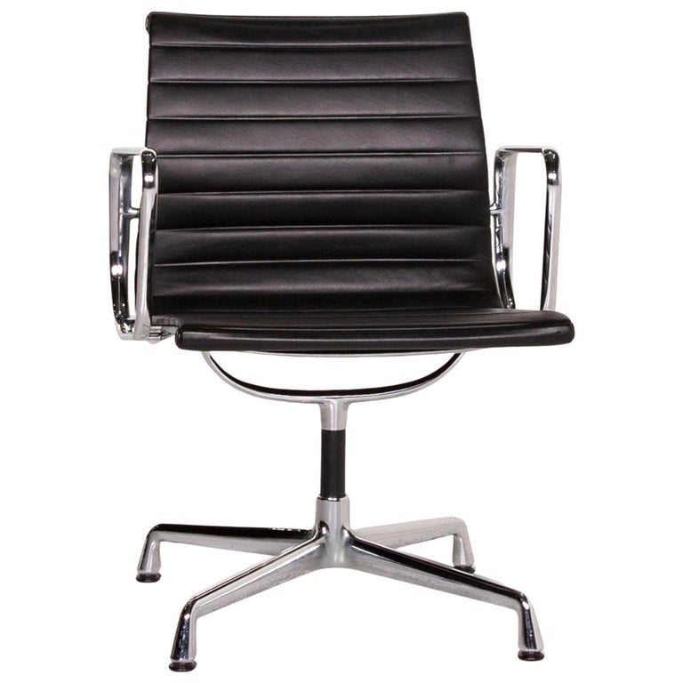 Vitra EA 107 Leder-Stuhl aus Aluminium in Braun und Dunkelbraun bei 1stDibs