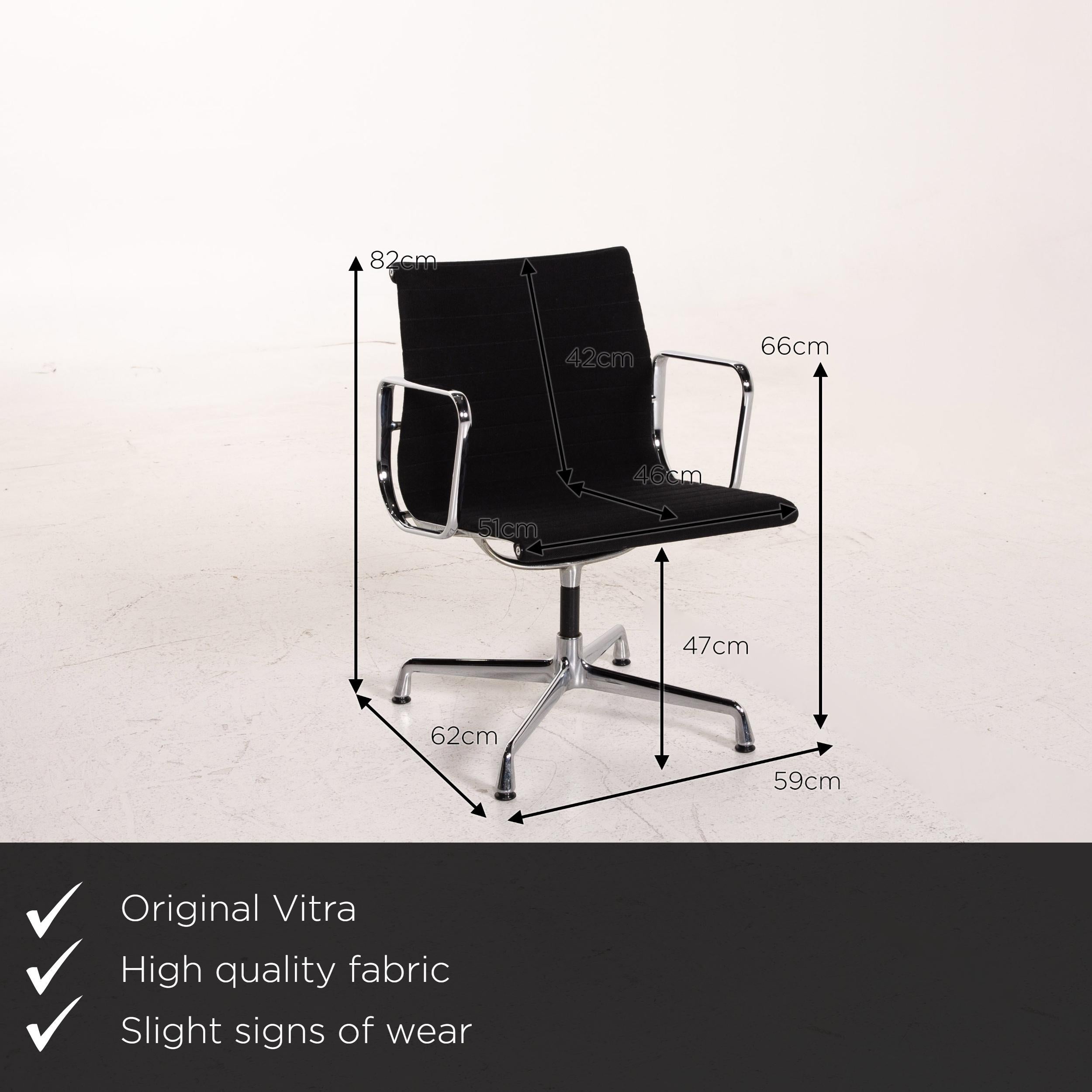 We present to you a Vitra EA 108 fabric aluminum chair black swivel.
 

 Product measurements in centimeters:
 

Depth: 62
Width: 59
Height: 82
Seat height: 47
Rest height: 66
Seat depth: 46
Seat width: 51
Back height: 42.

 
