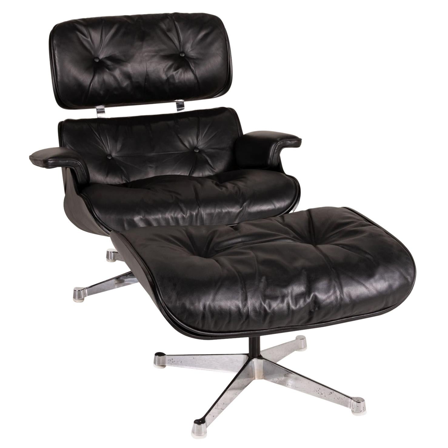 Vitra Eameas lounge leather armchair black including ottoman For Sale