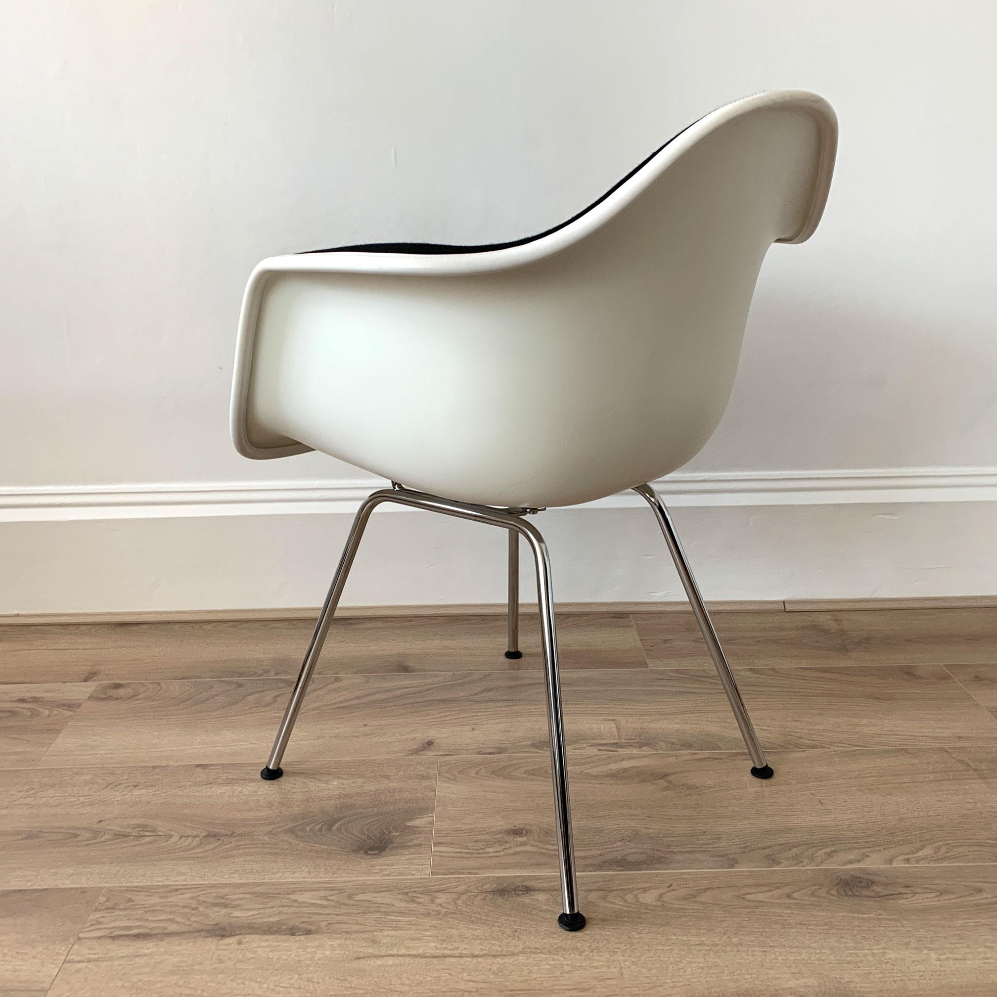 Vitra Eames DAX Sessel (Kunststoff)