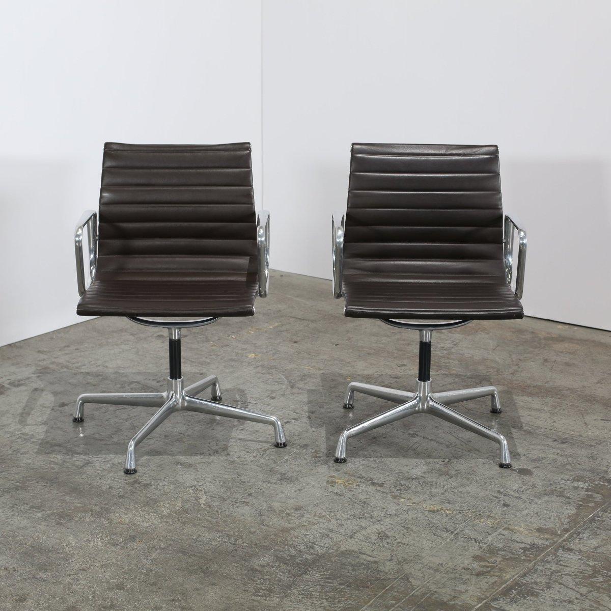Alluminio Sedia da ufficio Vitra Eames E108 in vendita
