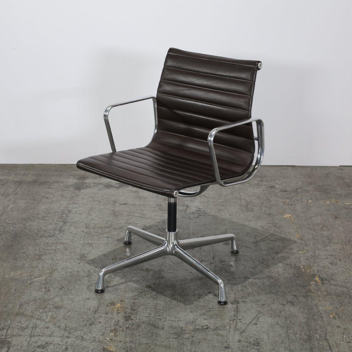Sedia da ufficio Vitra Eames E108 in vendita 2