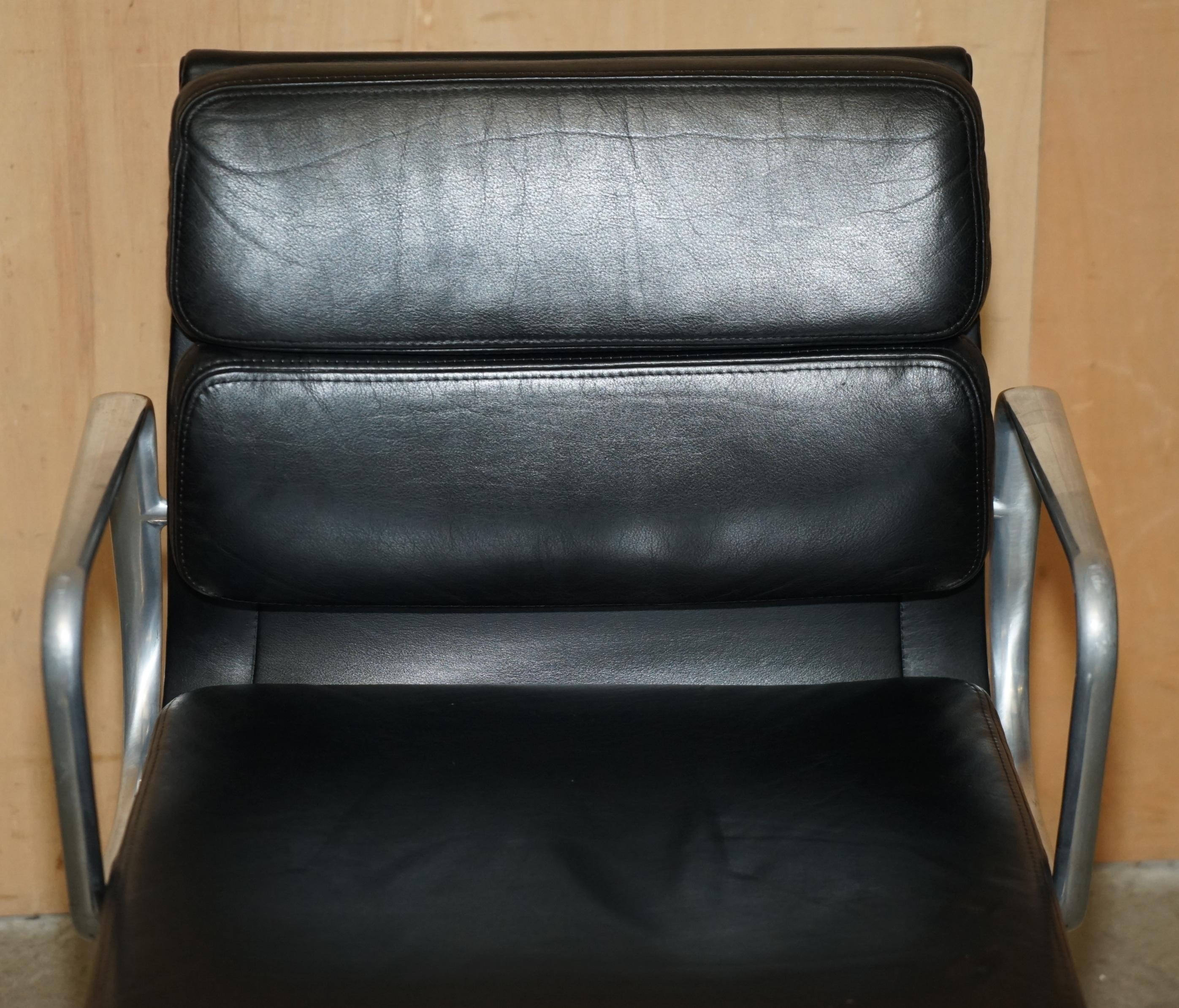 Europeo Vitra EAMES EA 217 / 219 SEDIA DA UFFICIO IN PELLE SOFT PAD SWIVEL in vendita