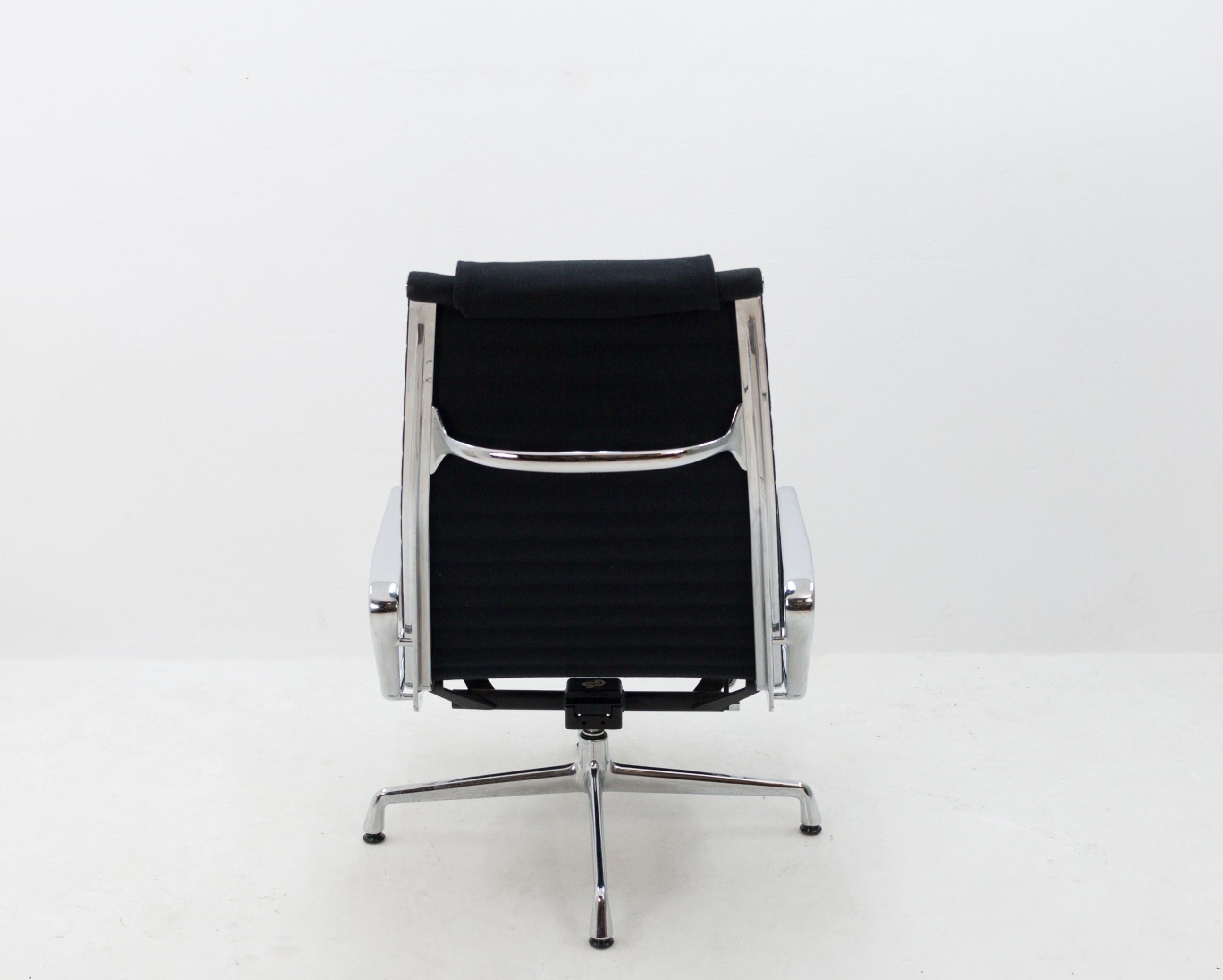 Mid-Century Modern Vitra Eames Ea116 Rotating Swivel Lounge Chair in Black Fabric