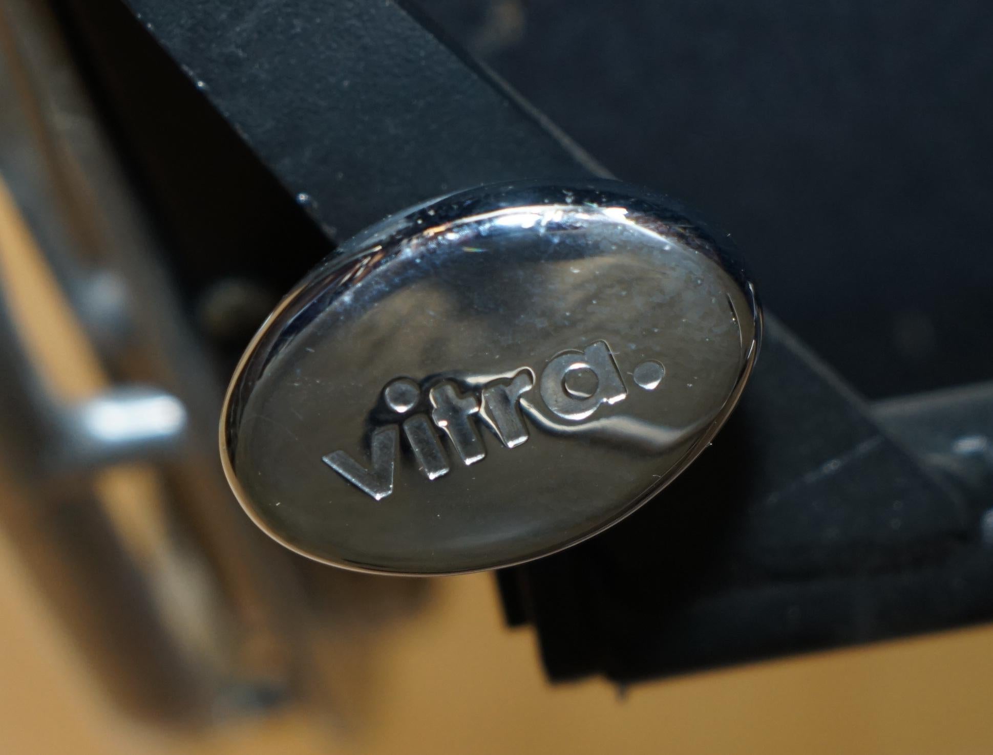 Vitra EAMES EA217 CHAINE DE BUREAU DE DIRECTEUR EN CUIR DE POTENTIEL SOFTPAD en vente 1
