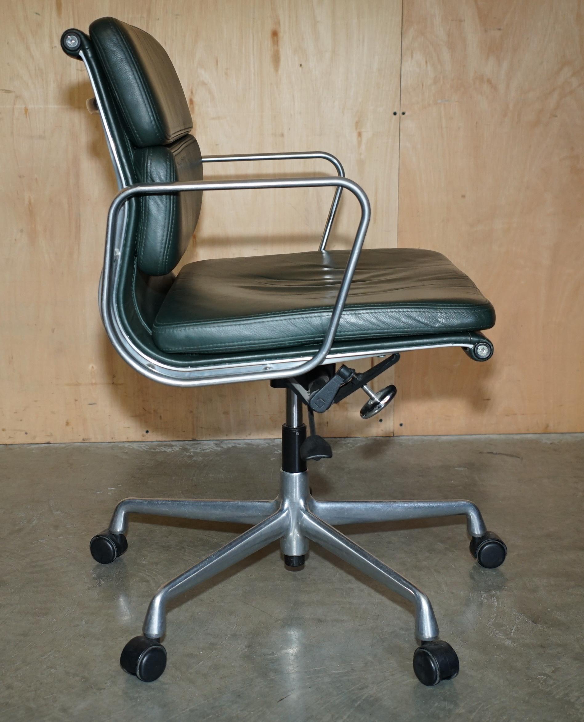 VITRA EAMES EA217 SOFTPAD EINZIGARTIGES GRÜNES LEDER KAPTAINS BÜROSTUHL im Angebot 6