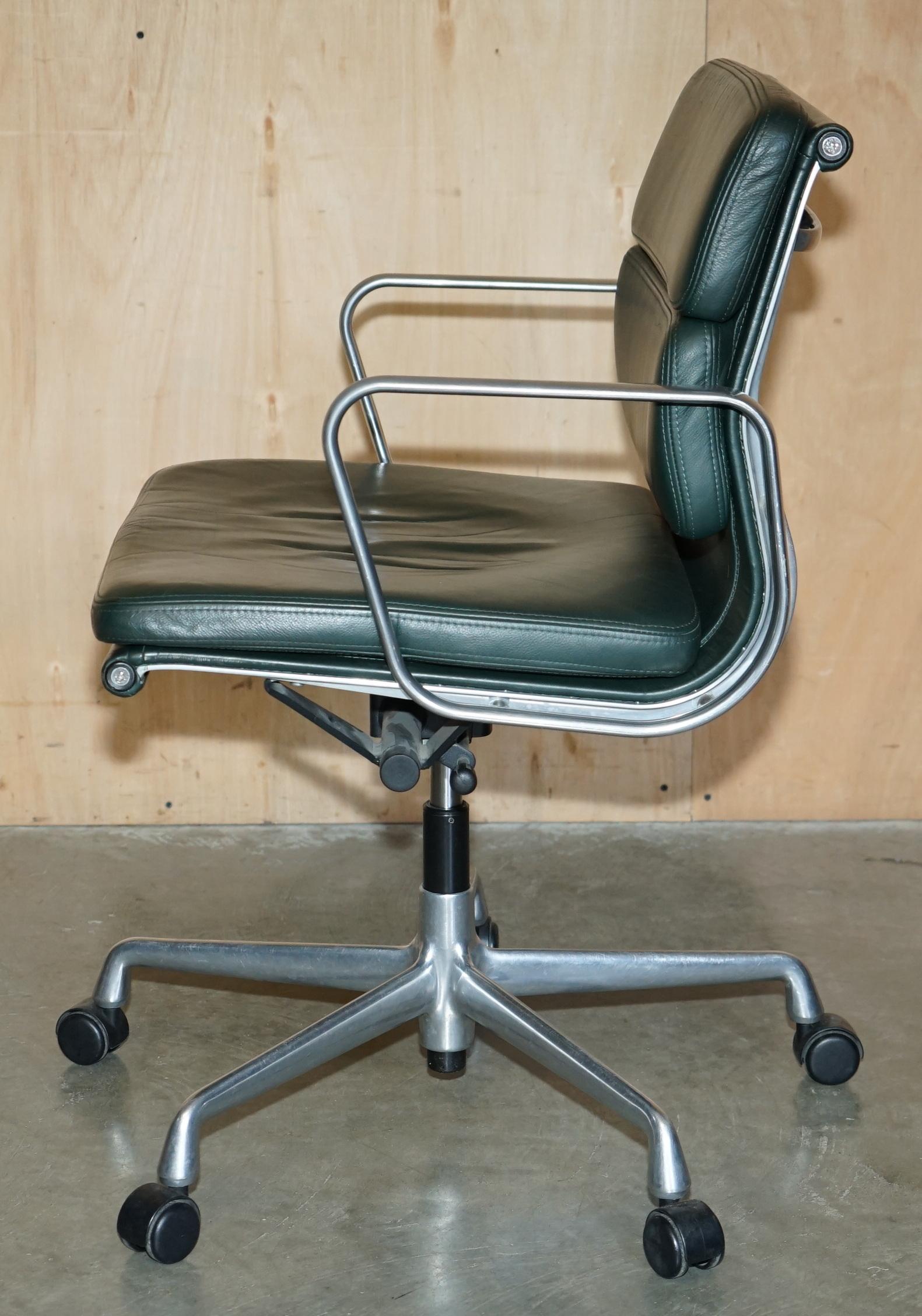 VITRA EAMES EA217 SOFTPAD EINZIGARTIGES GRÜNES LEDER KAPTAINS BÜROSTUHL im Angebot 11