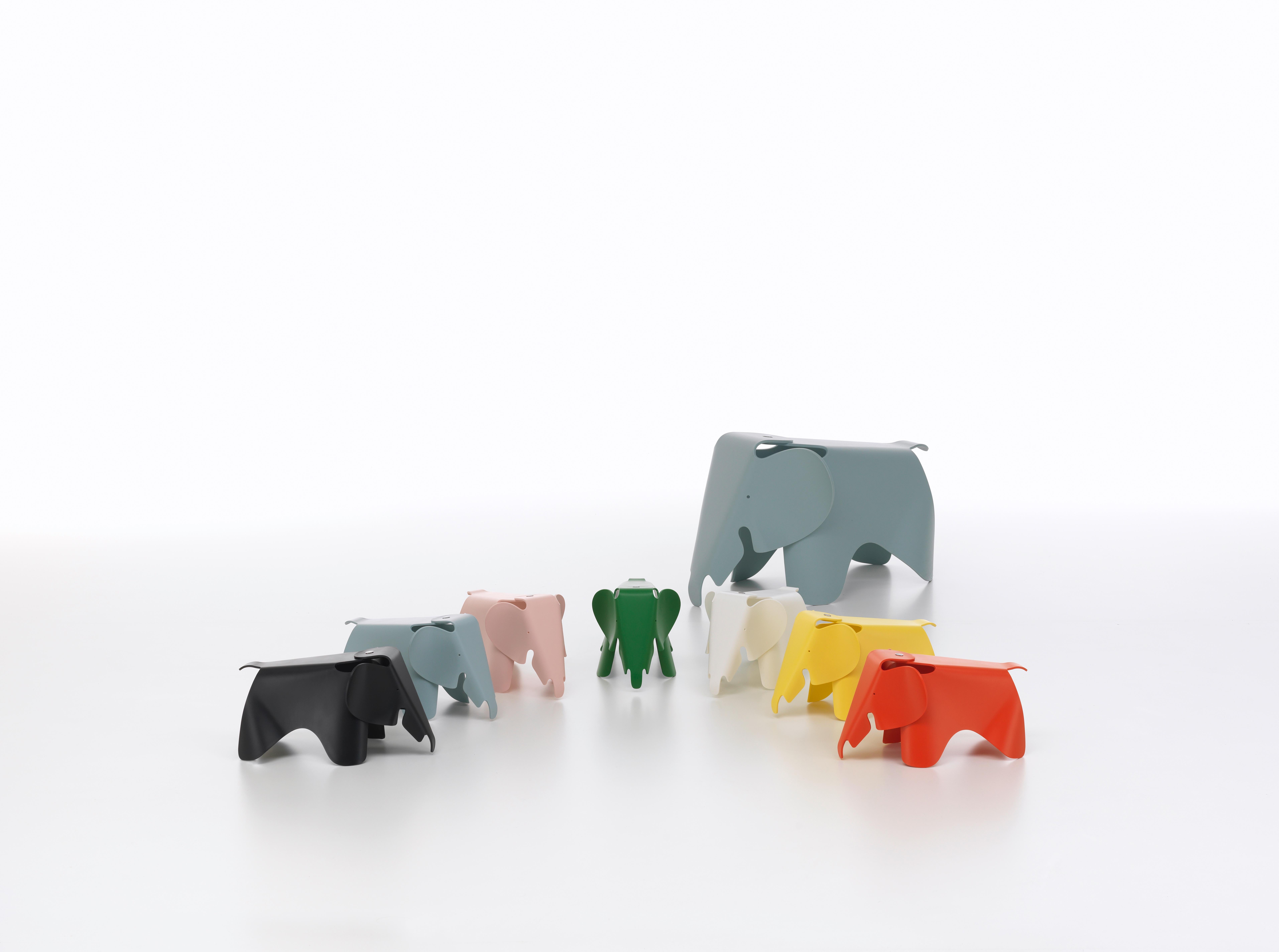 Vitra Eames Elephant in Deep Black by Charles & Ray Eames (Moderne) im Angebot