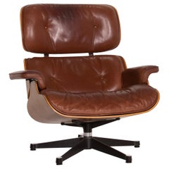 Fauteuil de salon en cuir Vitra Eames Cognac