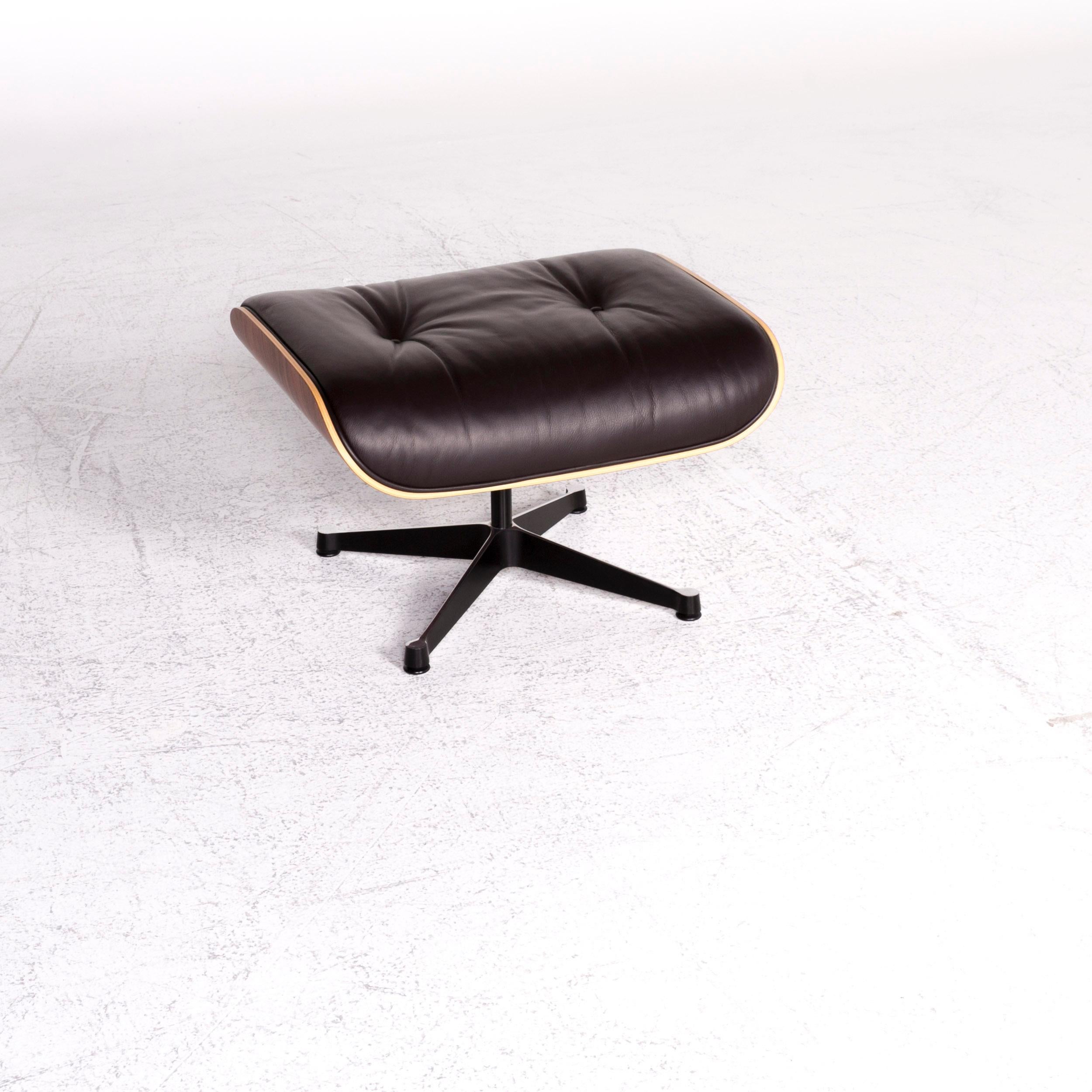 German Vitra Eames Lounge Chair Leather Stool Set Brown Charles & Ray Eames Chair For Sale