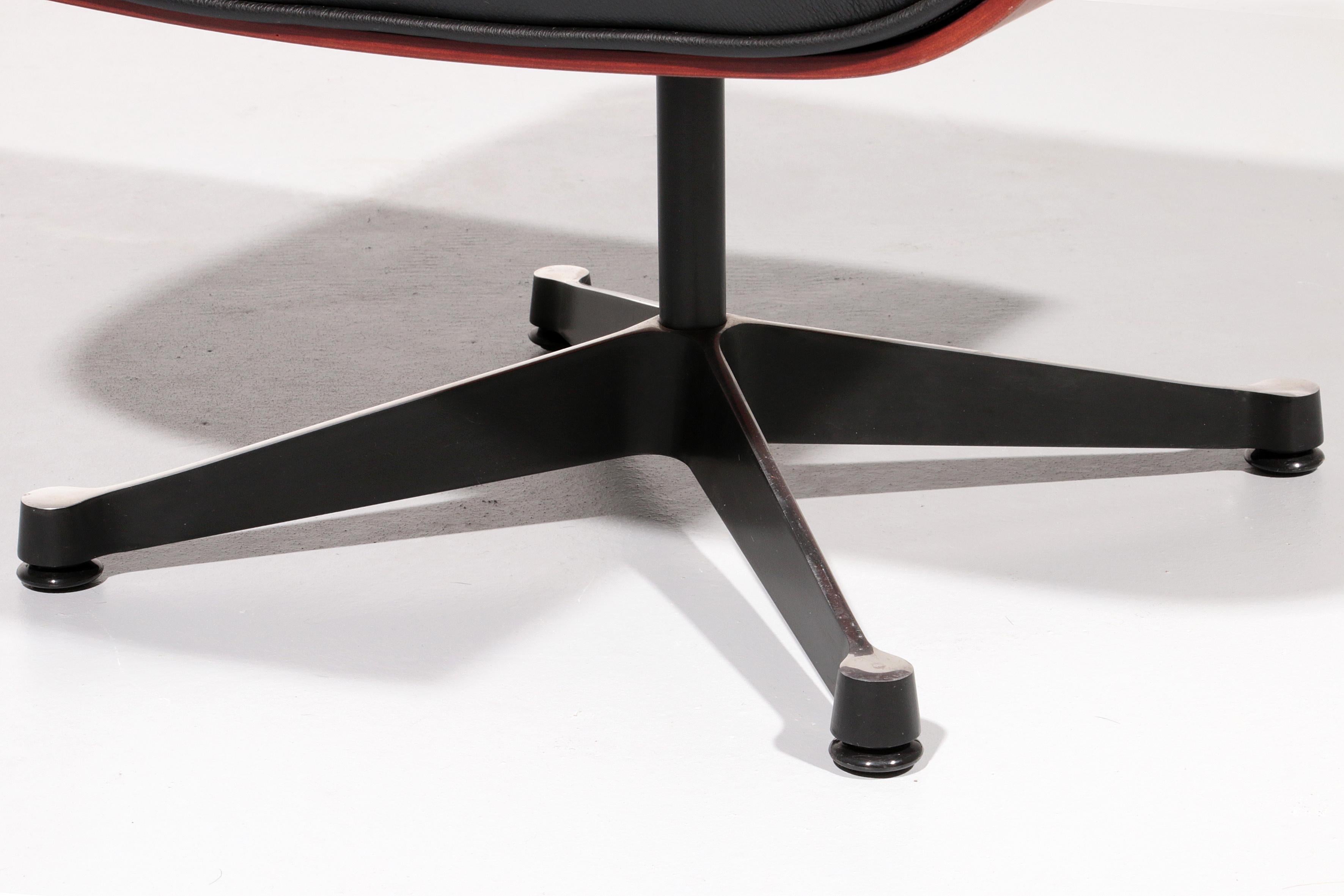 Vitra Eames Lounge Chair & Ottoman in Black leather 12