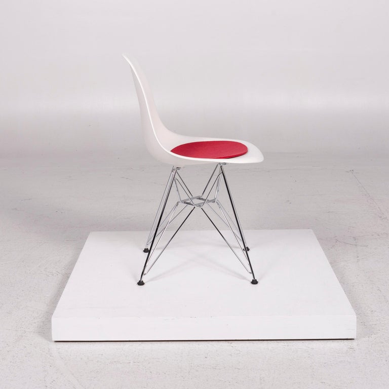 New White Plastic Chairs For Sale 