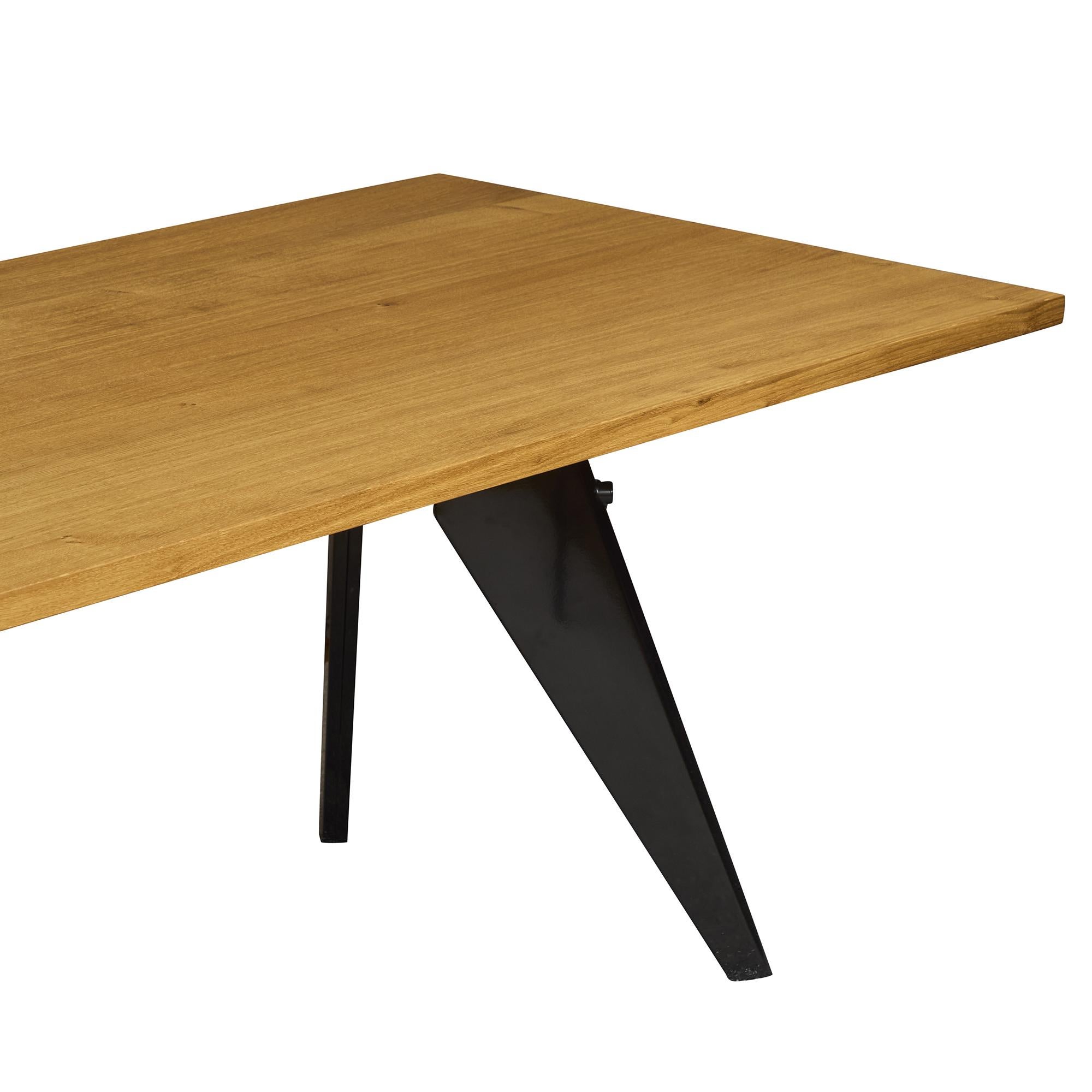 Vitra Em-Tisch aus massiver Eiche Natur und Tiefschwarz, Jean Prouvé im Angebot 3