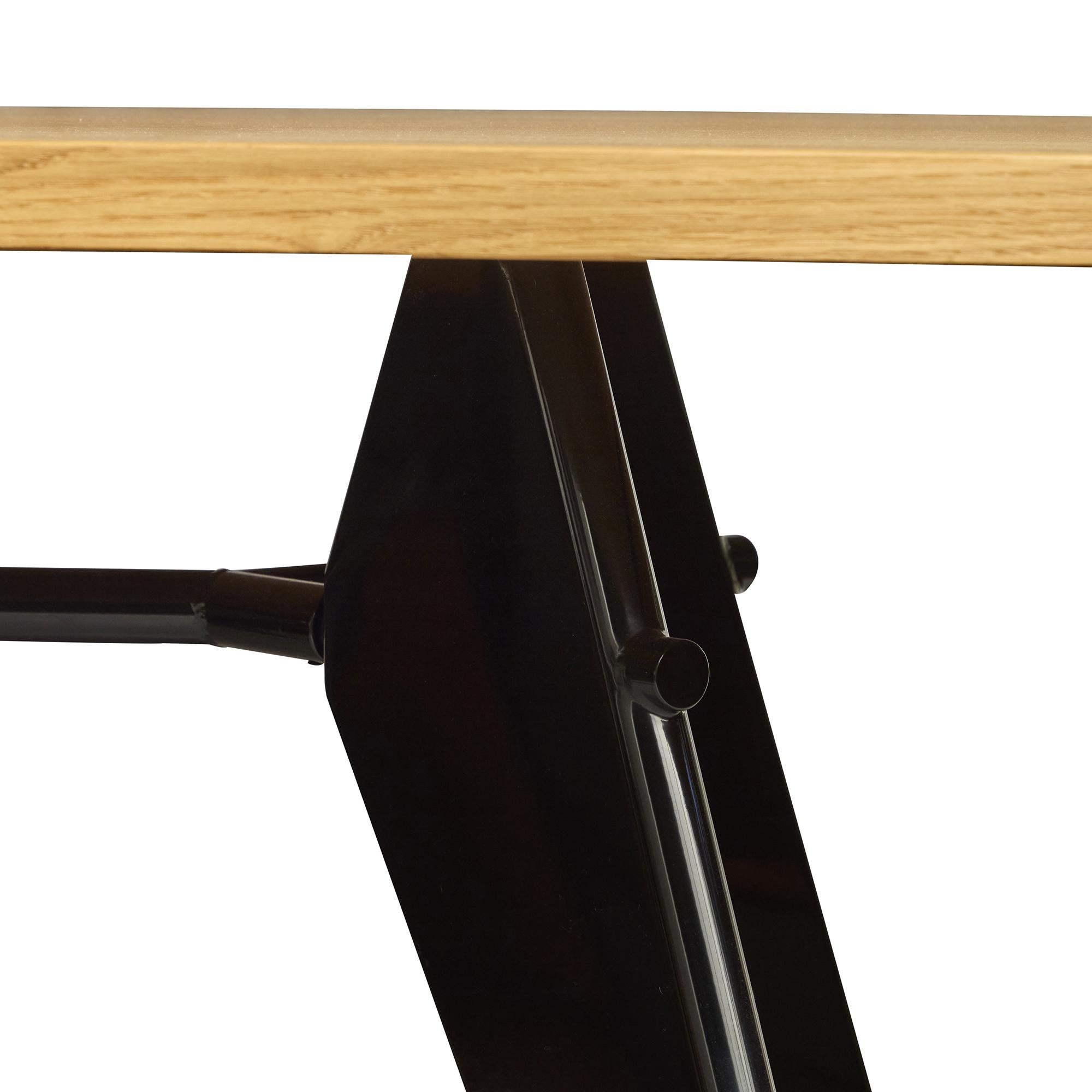 Vitra Em-Tisch aus massiver Eiche Natur und Tiefschwarz, Jean Prouvé im Angebot 7