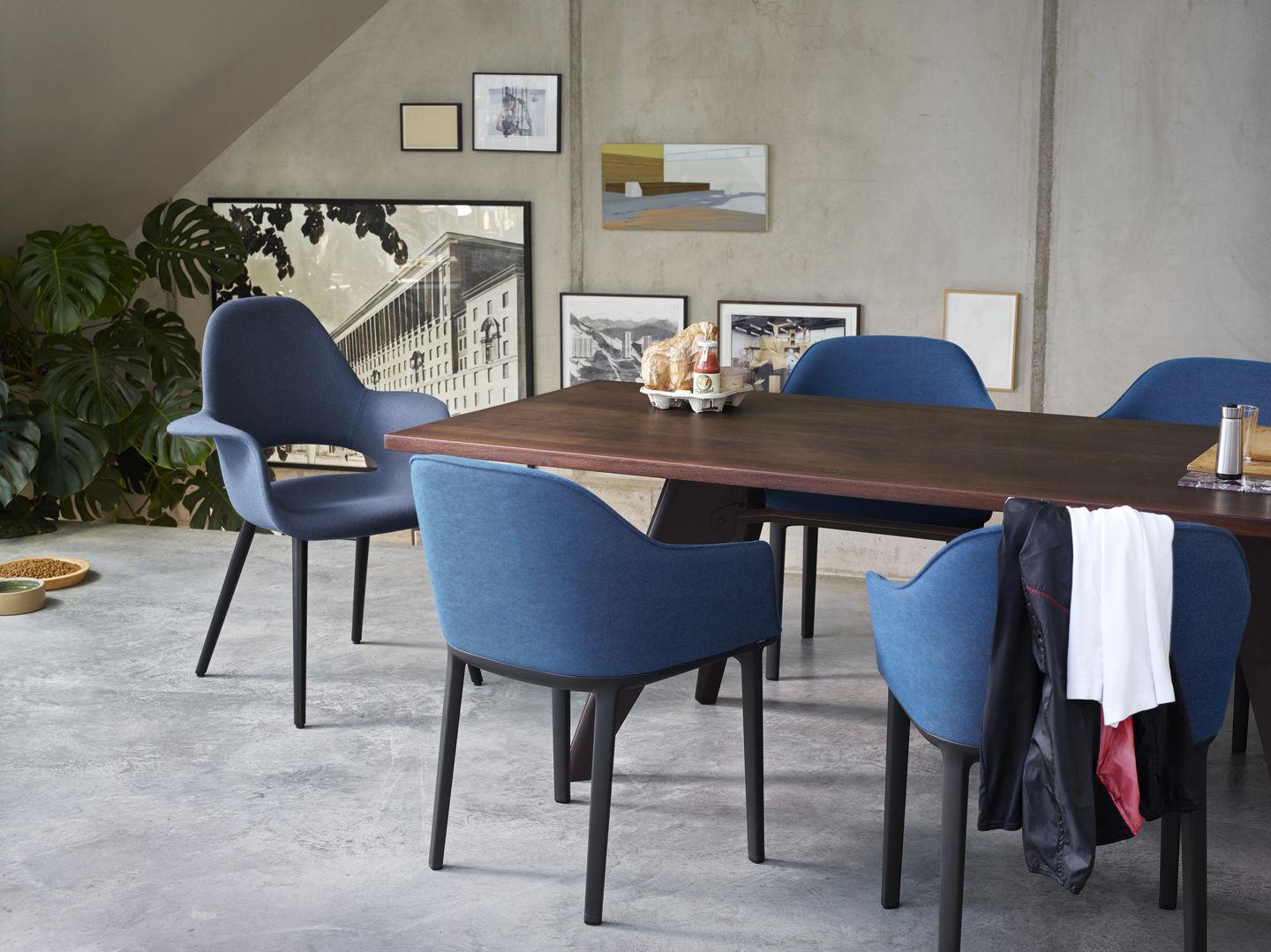 Vitra EM Table in Solid Natural Oak and Ecru by Jean Prouvé 1
