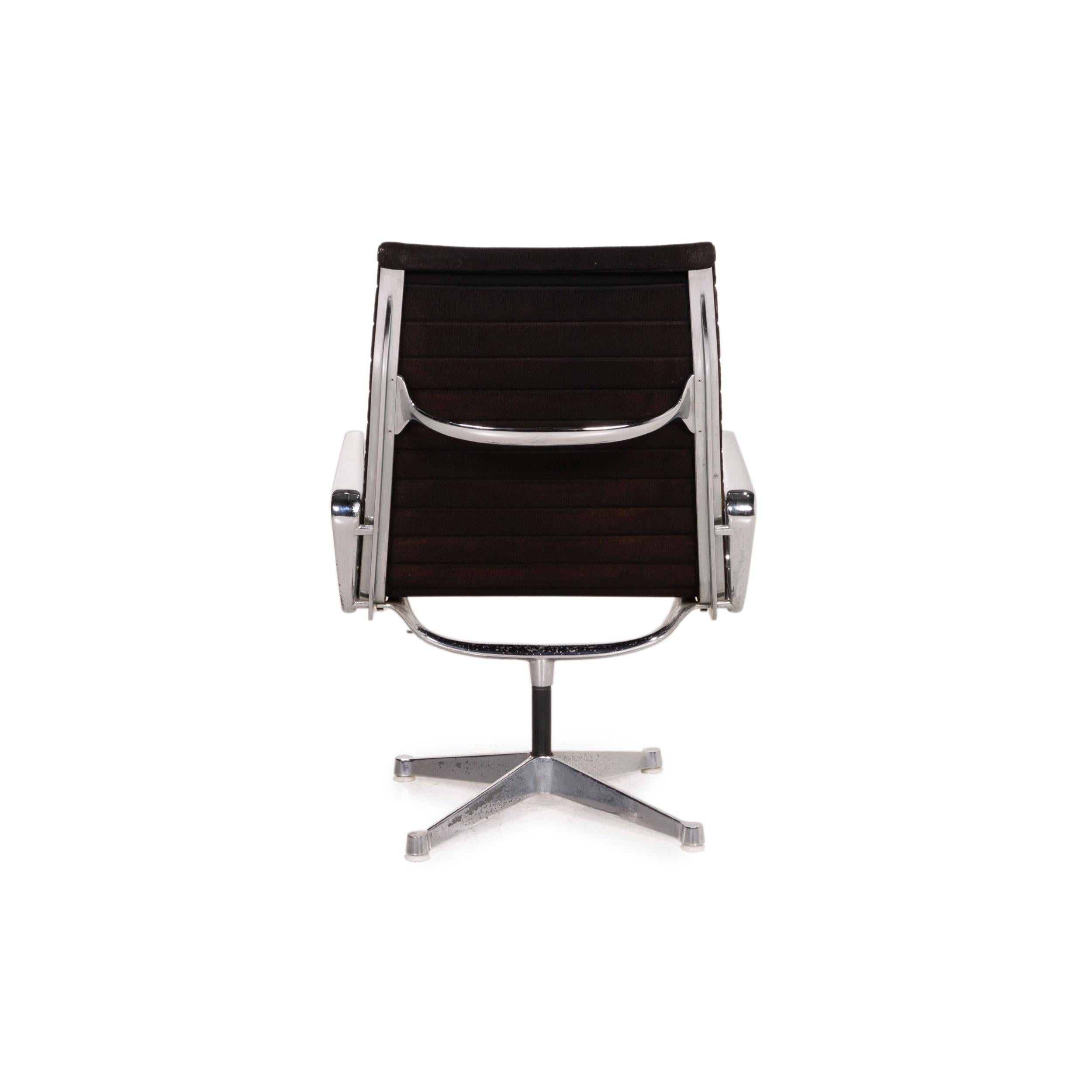 Vitra Fabric Armchair Black Hermann Miller Aluminum Chair In Excellent Condition In Cologne, DE
