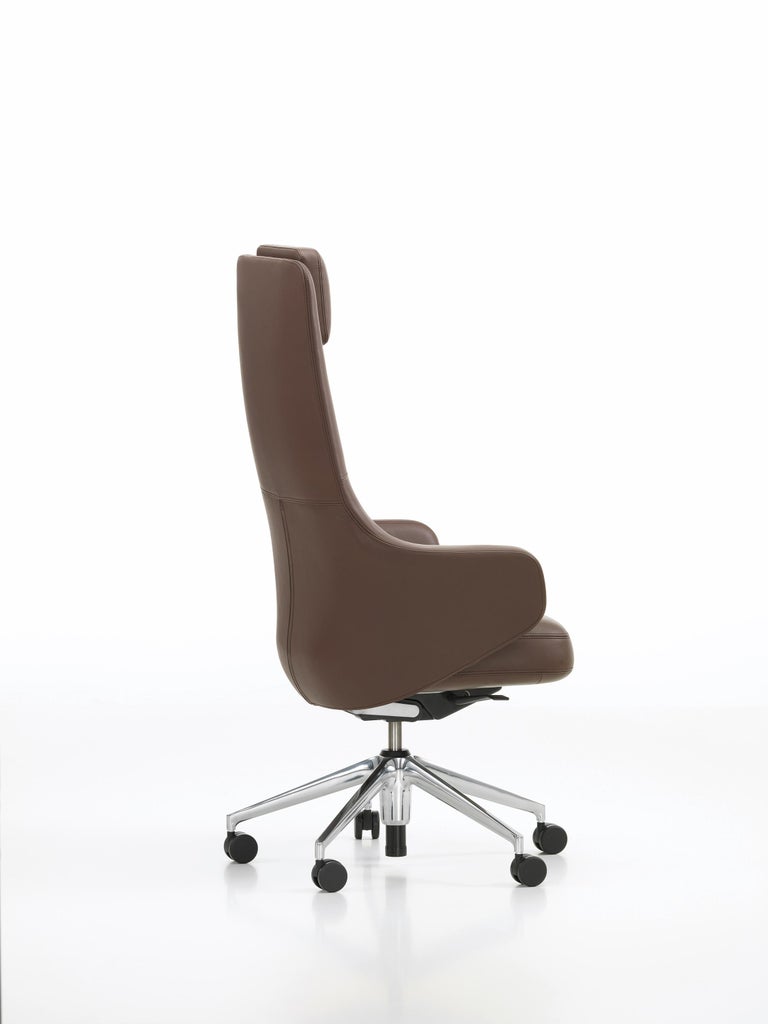Vitra Grand Executive Highback Chair in Marron Leather by Antonio