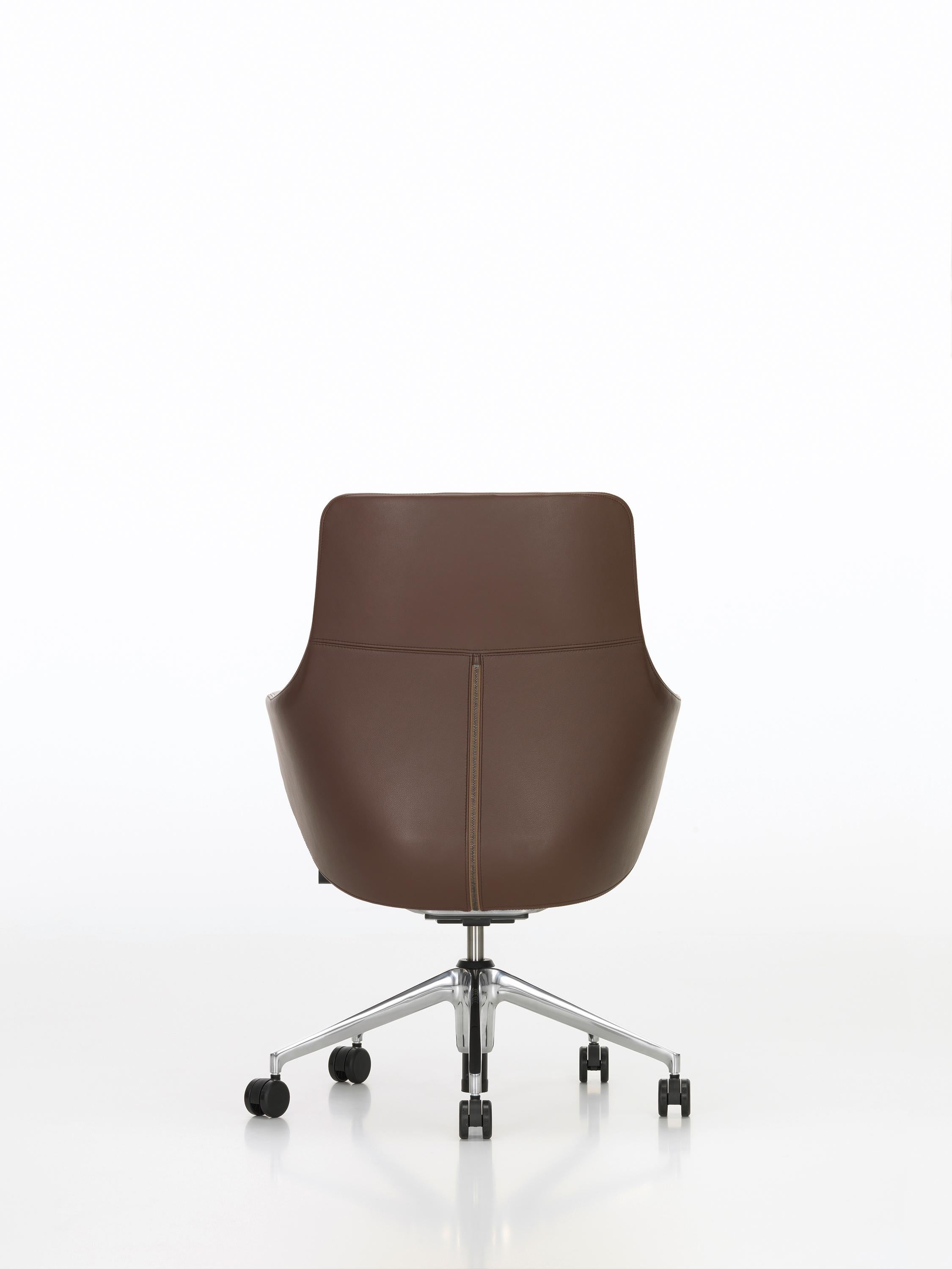 Modern Vitra Grand Executive Lowback Chair in Maroon Leather by Antonio Citterio For Sale