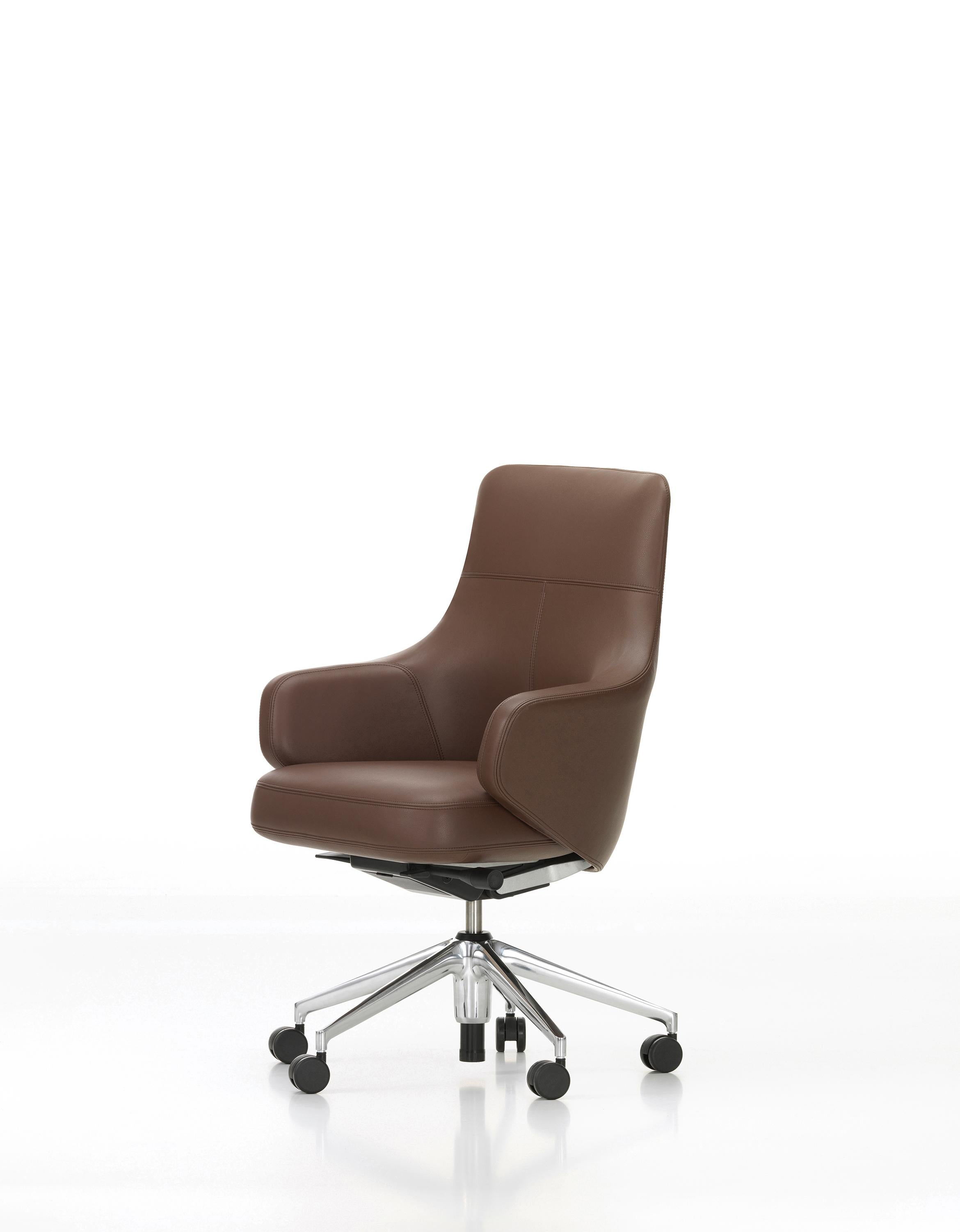 Contemporary Vitra Grand Executive Lowback Chair in Maroon Leather by Antonio Citterio For Sale