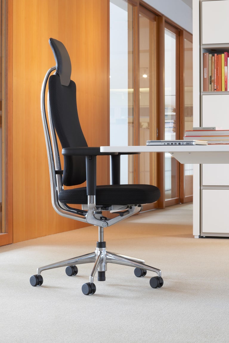 Vitra HeadLine Management Chair in Nero Leather by Mario and Claudio