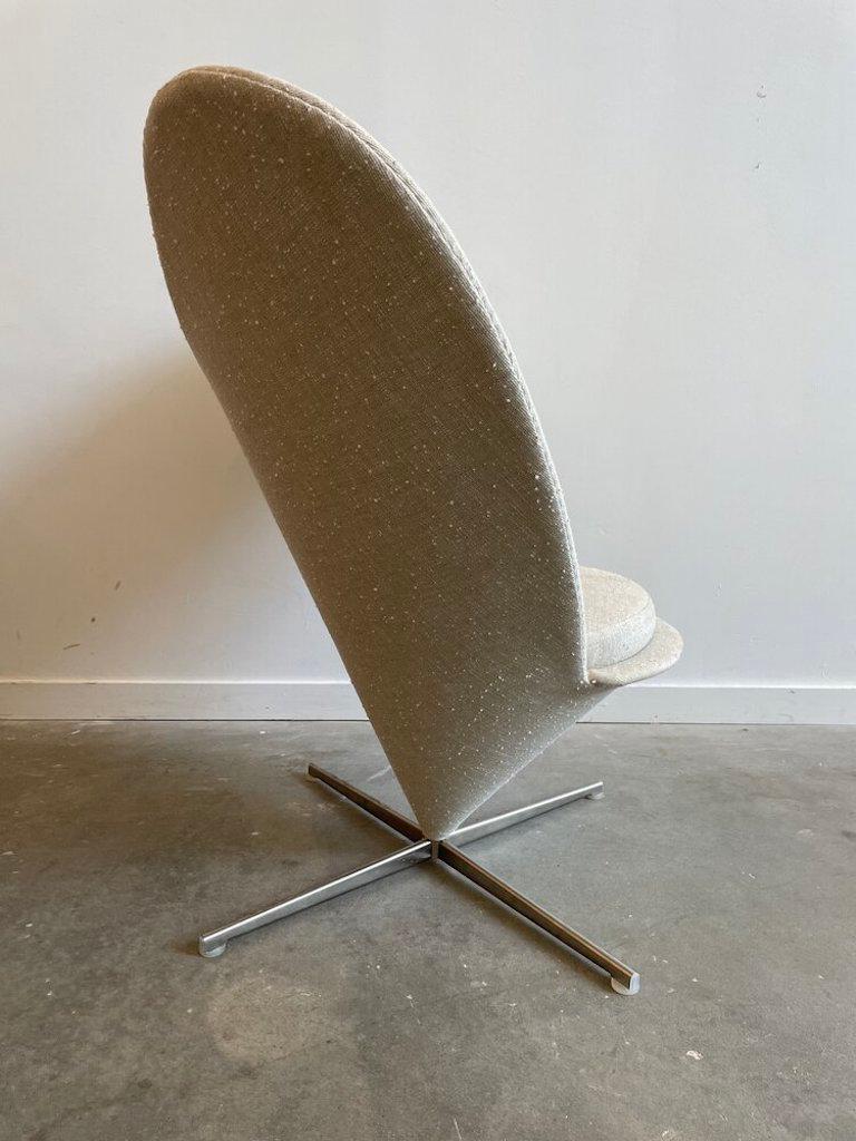 Vitra Heart Cone Swivel Chairs by Verner Panton in Linen Cotton In Good Condition In Long Island City, NY