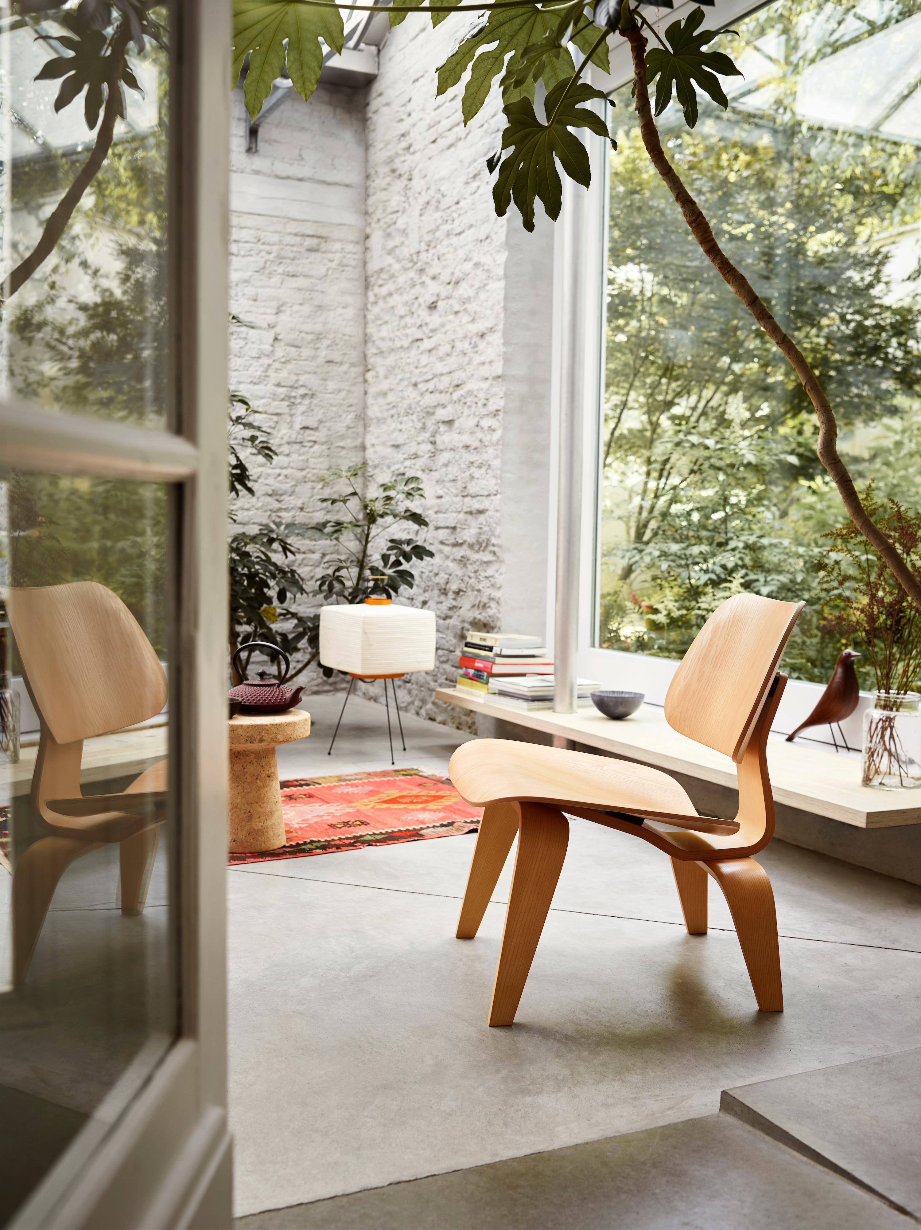 Vitra House Bird in Walnut by Charles & Ray Eames In New Condition For Sale In New York, NY