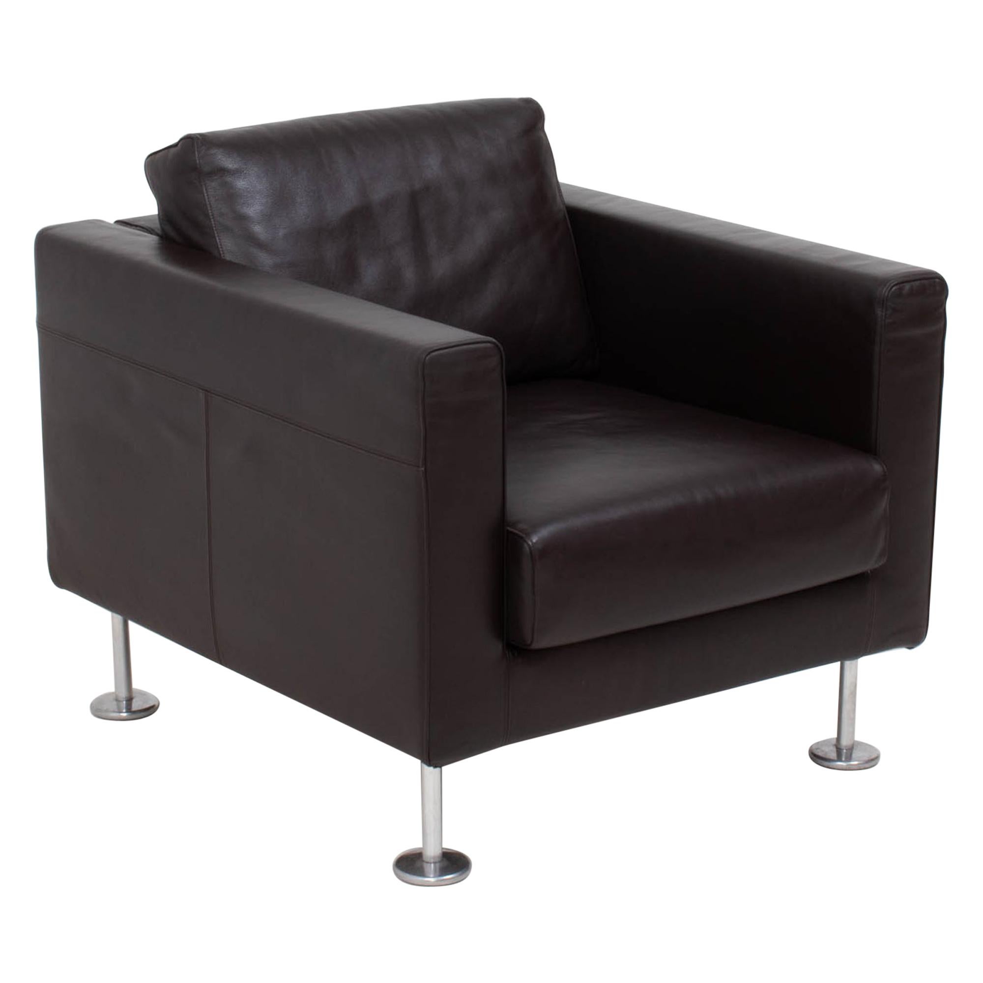 Conçu par Jasper Morrison pour Vitra en 2004, le fauteuil Park présente une esthétique épurée et moderne.

Les chaises ont une silhouette cubique, avec un cadre en bois massif et reposent sur quatre pieds en aluminium poli. La chaise est