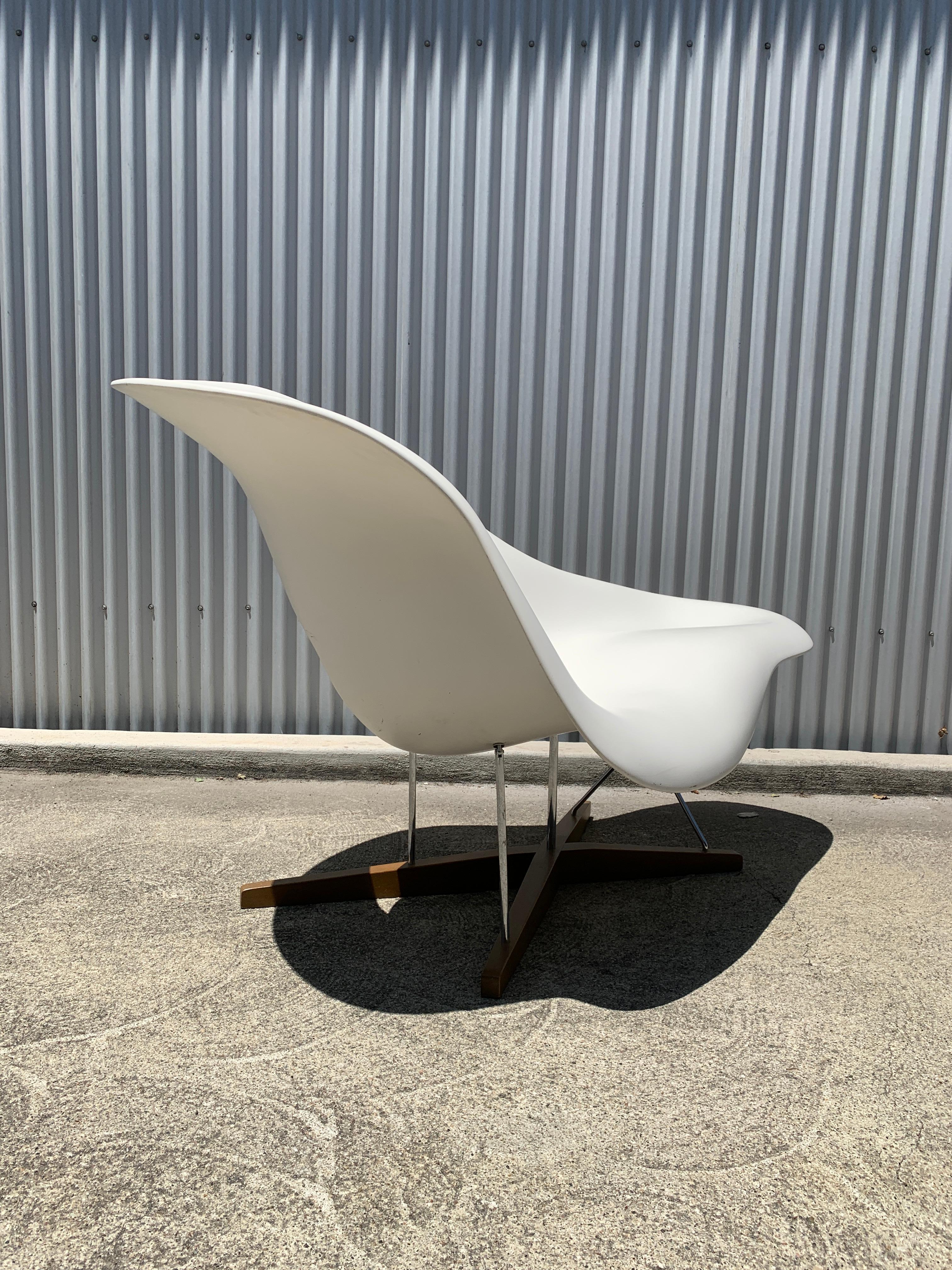 Vitra La Chaise Chair by Charles and Ray Eames For Sale at 1stDibs la