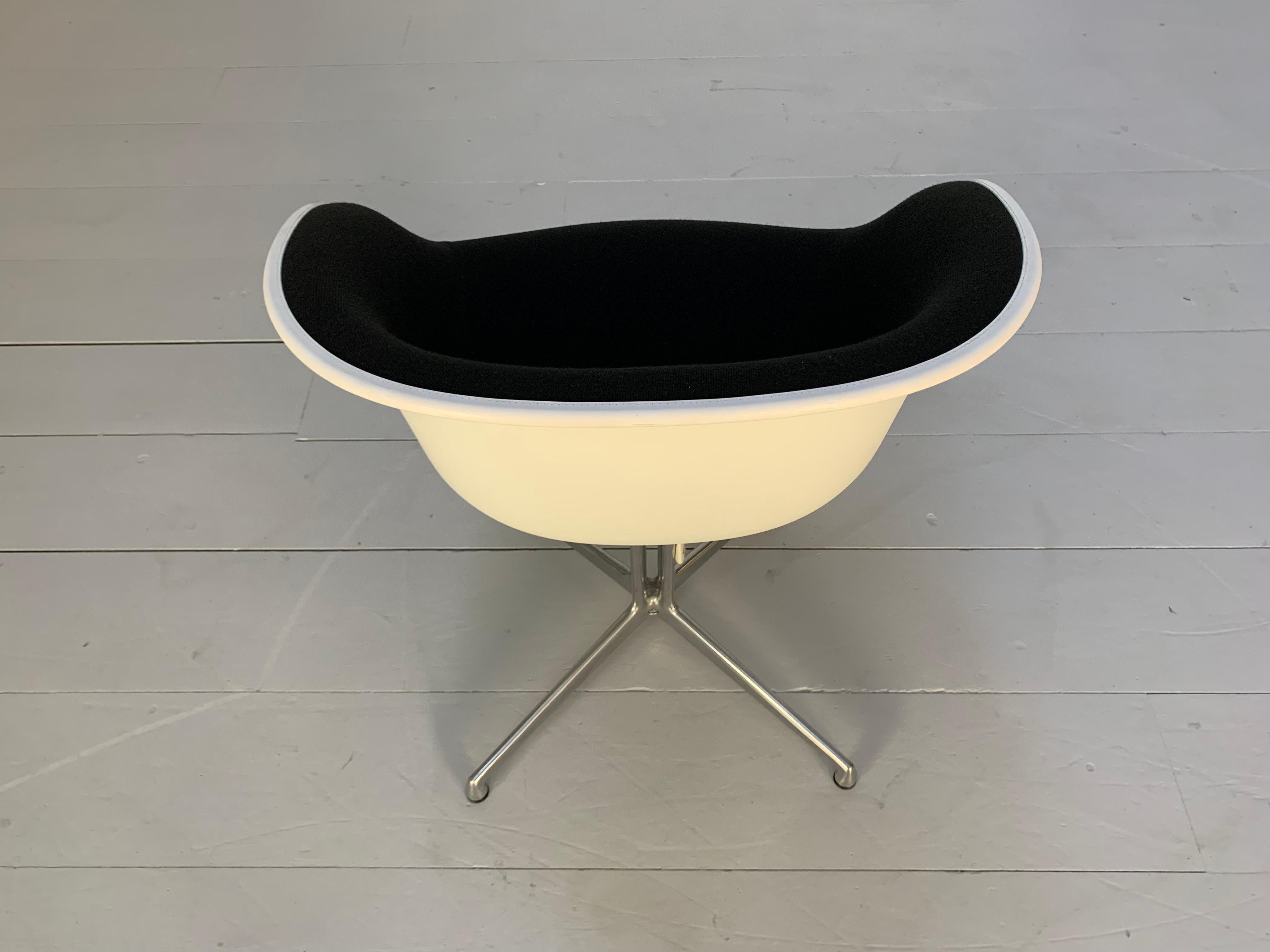 Vitra “La Fonda” Eames Chair & Marble Table in Black Hopsack For Sale 7