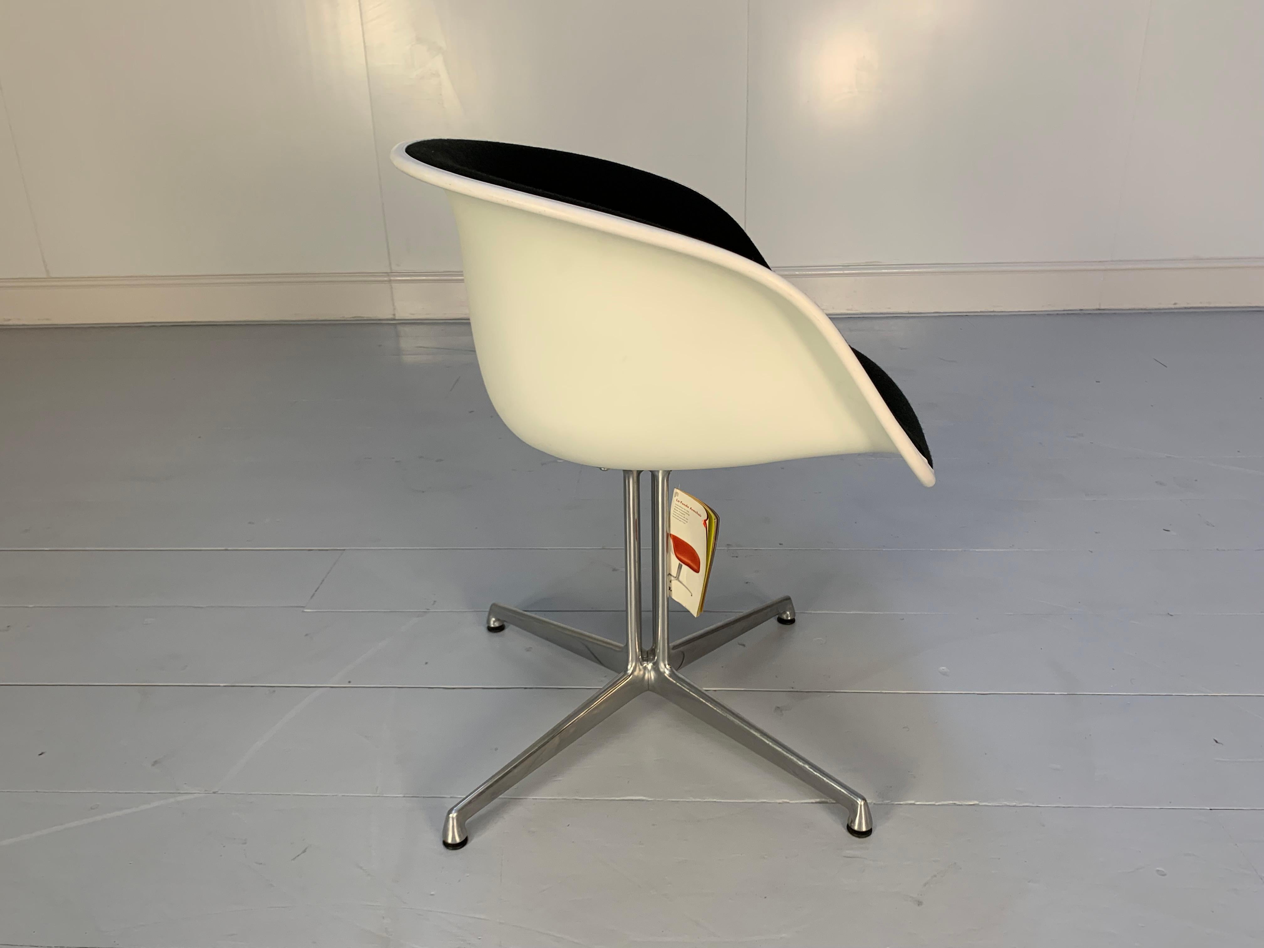 Vitra “La Fonda” Eames Chair & Marble Table in Black Hopsack For Sale 4
